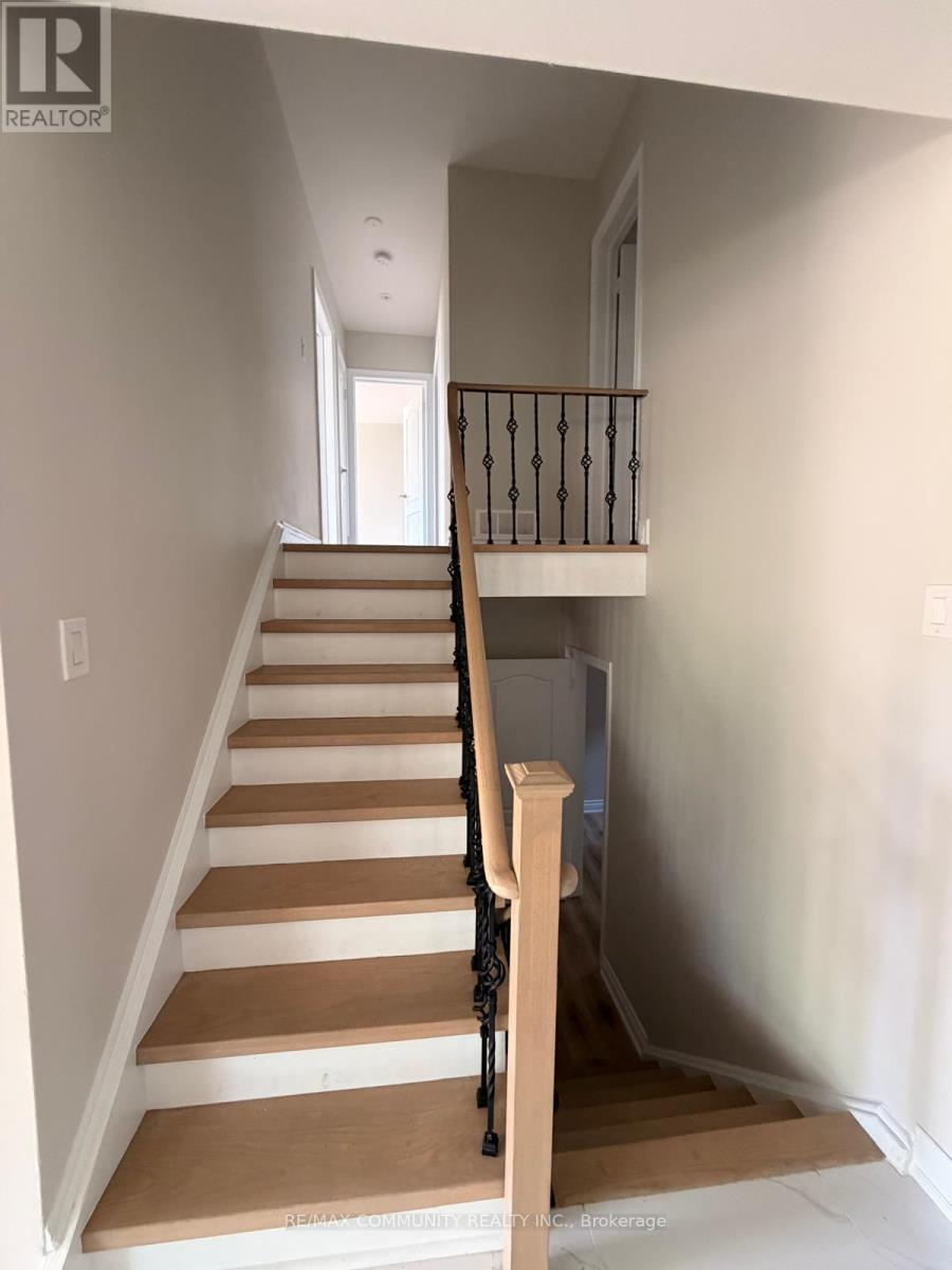 6 Brantley Crescent, Toronto, Ontario  M3J 1X5 - Photo 10 - W13164486