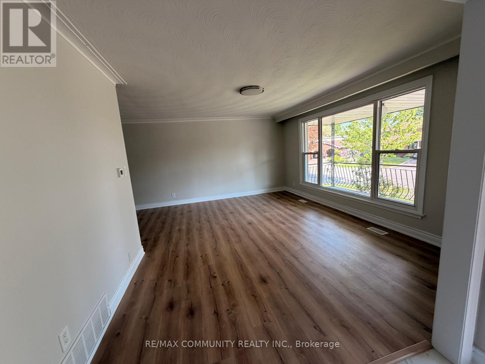 6 Brantley Crescent, Toronto, Ontario  M3J 1X5 - Photo 3 - W13164486