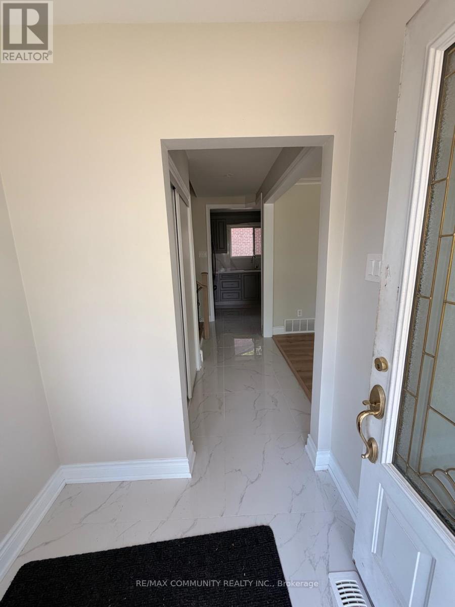 6 Brantley Crescent, Toronto, Ontario  M3J 1X5 - Photo 5 - W13164486