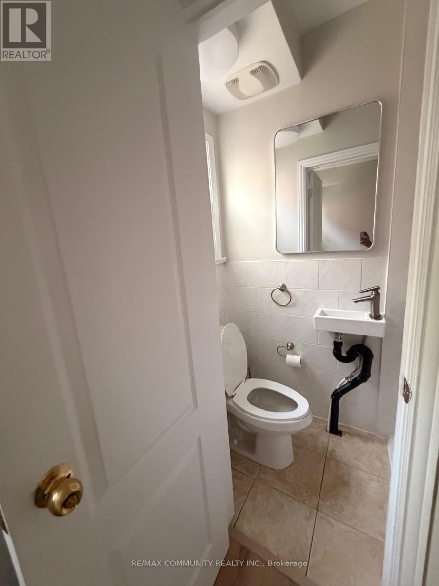 6 Brantley Crescent, Toronto, Ontario  M3J 1X5 - Photo 8 - W13164486