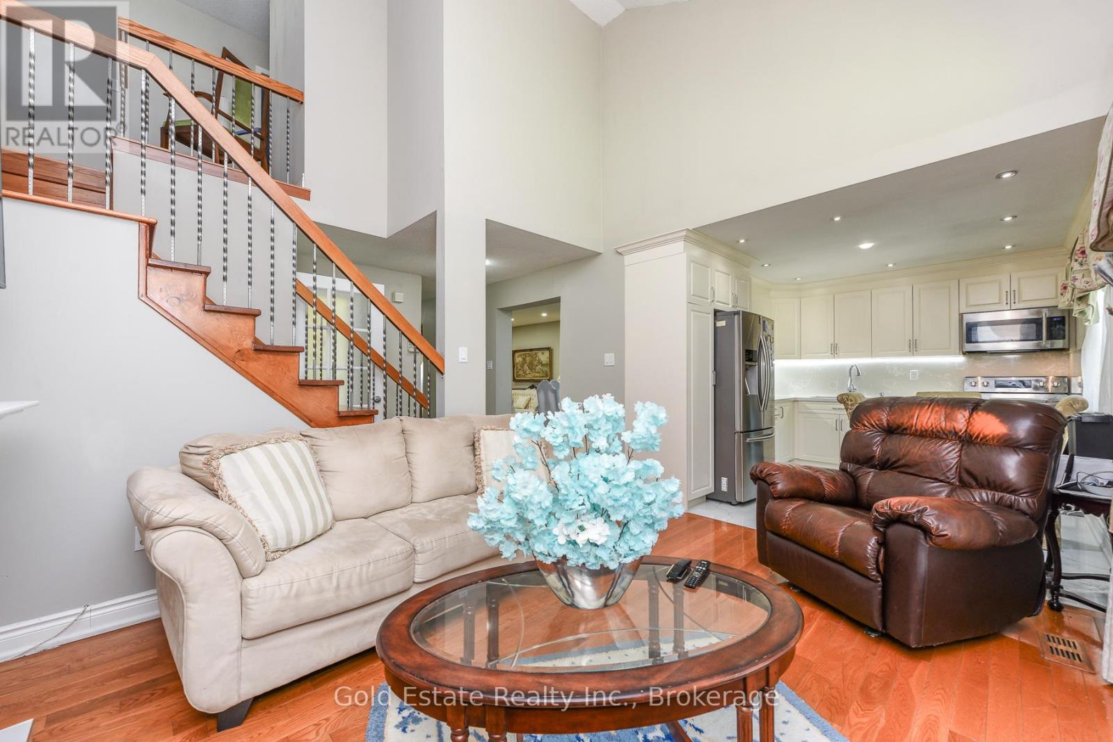 14 Leacrest Street, Brampton, Ontario  L6S 3K6 - Photo 6 - W13164514