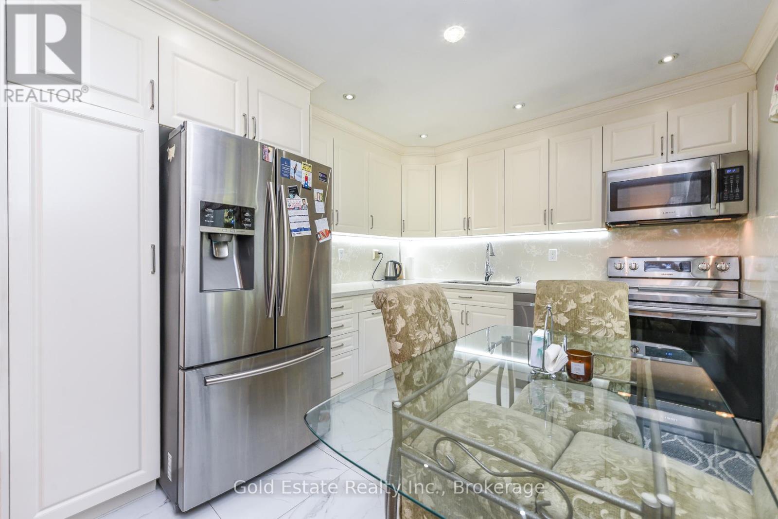 14 Leacrest Street, Brampton, Ontario  L6S 3K6 - Photo 9 - W13164514