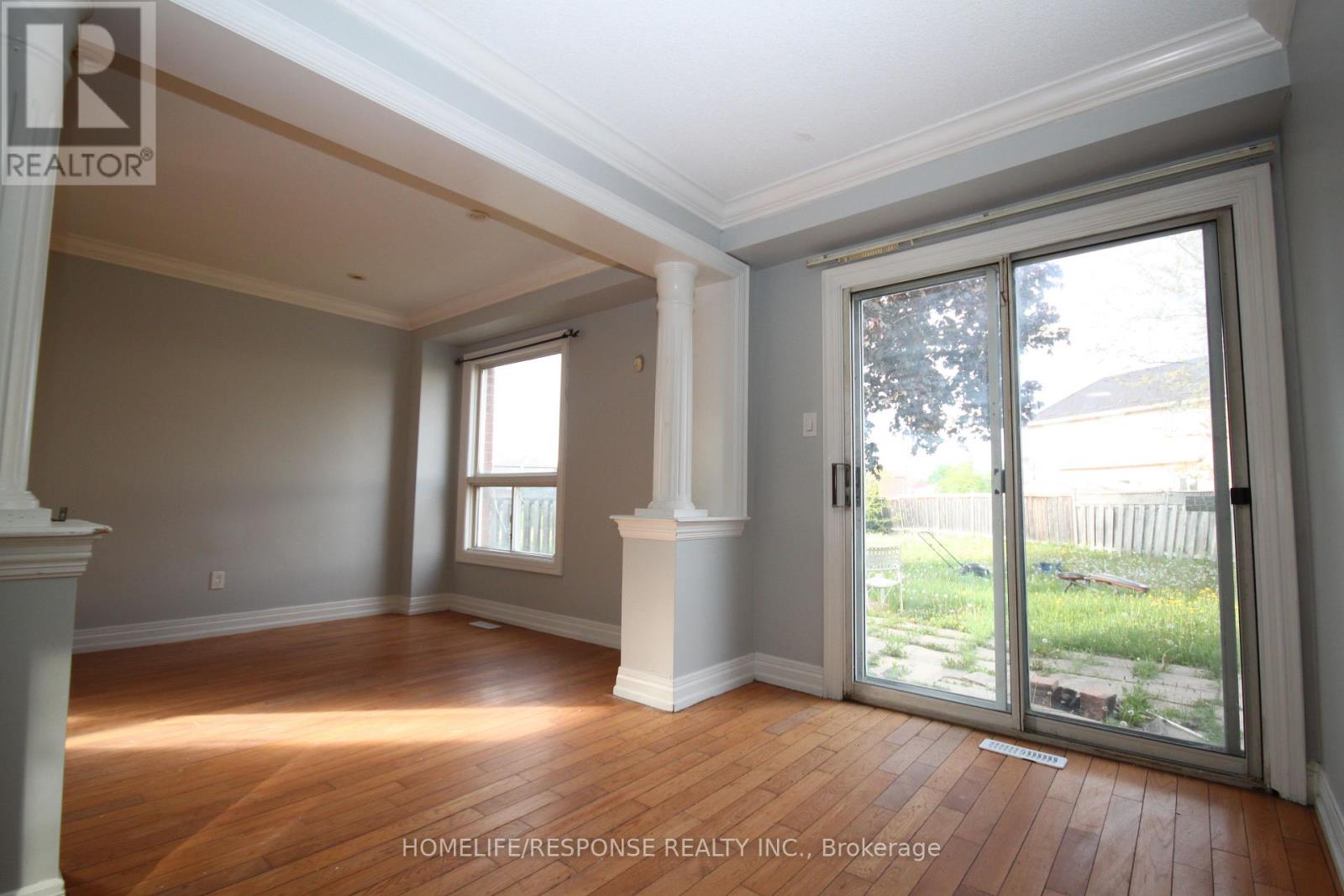 11 Saddlecreek Court, Brampton, Ontario  L6Y 4V6 - Photo 4 - W13164590