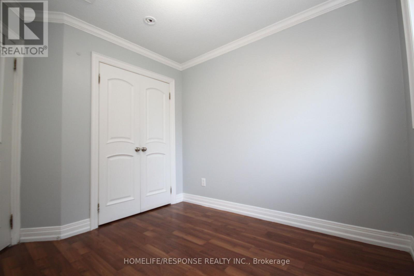 11 Saddlecreek Court, Brampton, Ontario  L6Y 4V6 - Photo 6 - W13164590