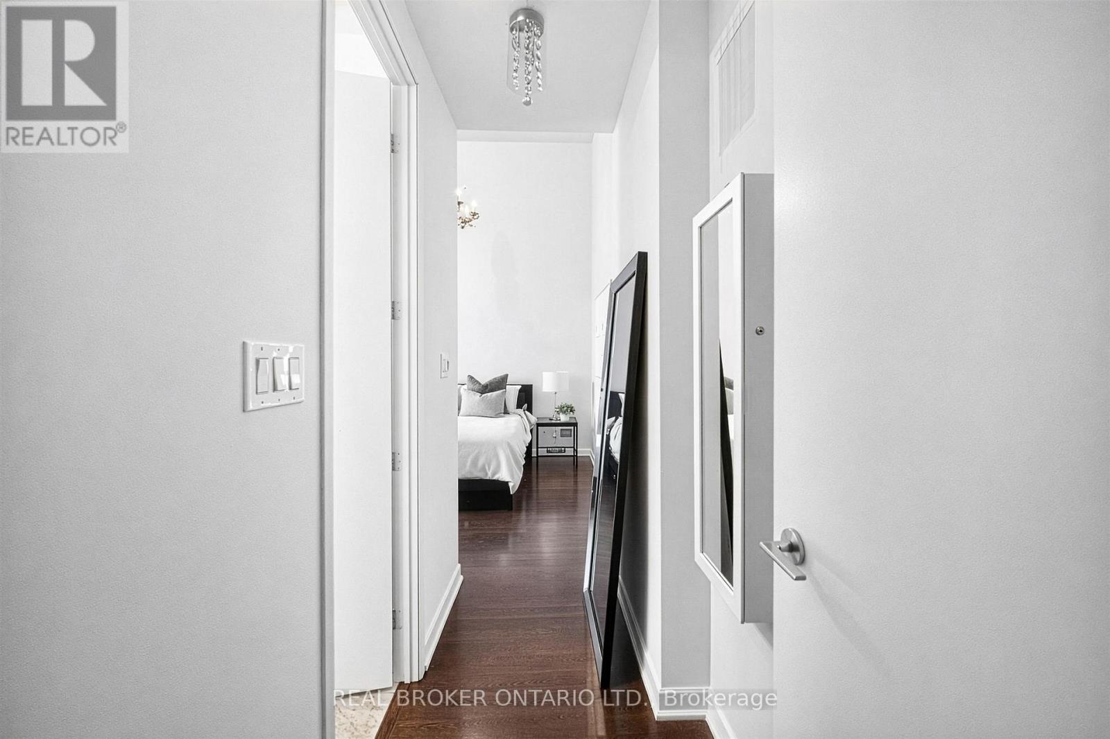 209 - 380 Macpherson Avenue, Toronto (Casa Loma), Ontario  M4V 3E3 - Photo 25 - C13164702