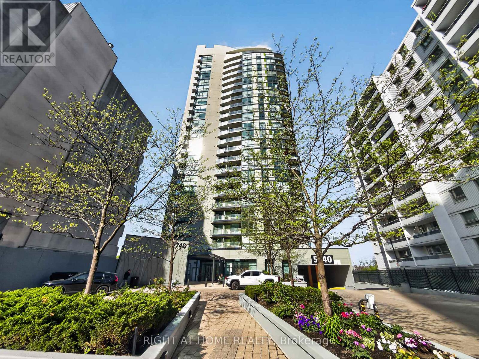 1307 - 5740 YONGE STREET, toronto (newtonbrook west), Ontario