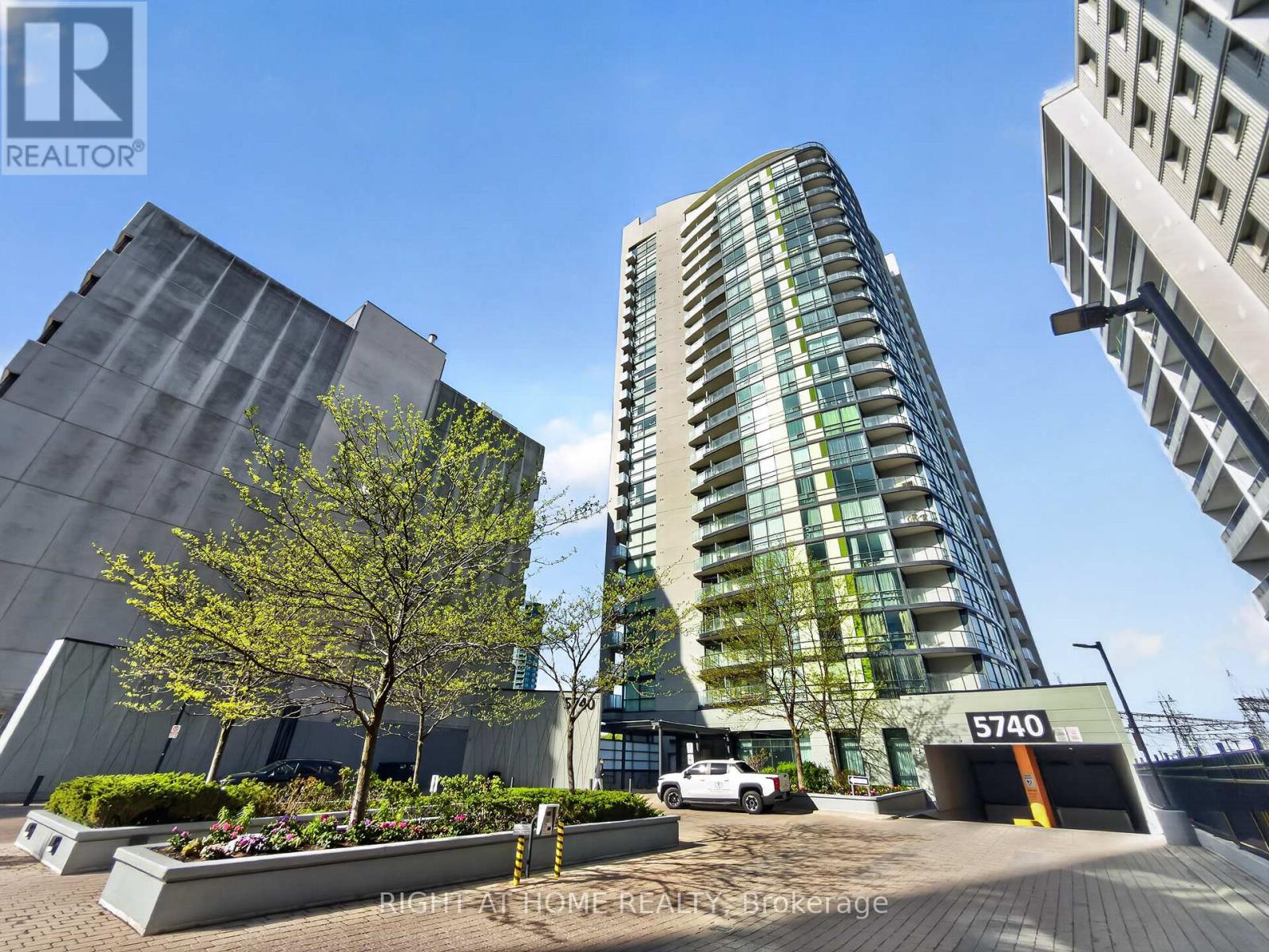 1307 - 5740 Yonge Street, Toronto (Newtonbrook West), Ontario  M2M 3T3 - Photo 2 - C13164858