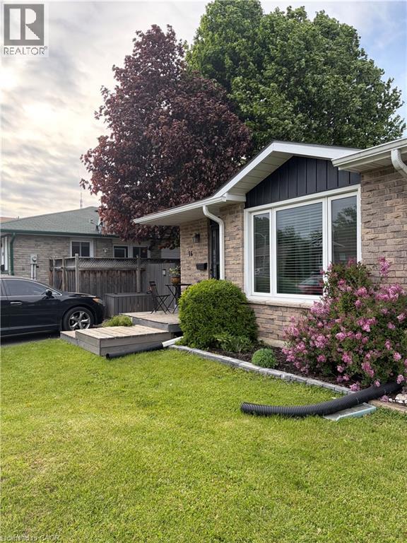 16 MAPLE Crescent Unit# 2, Paris, Ontario