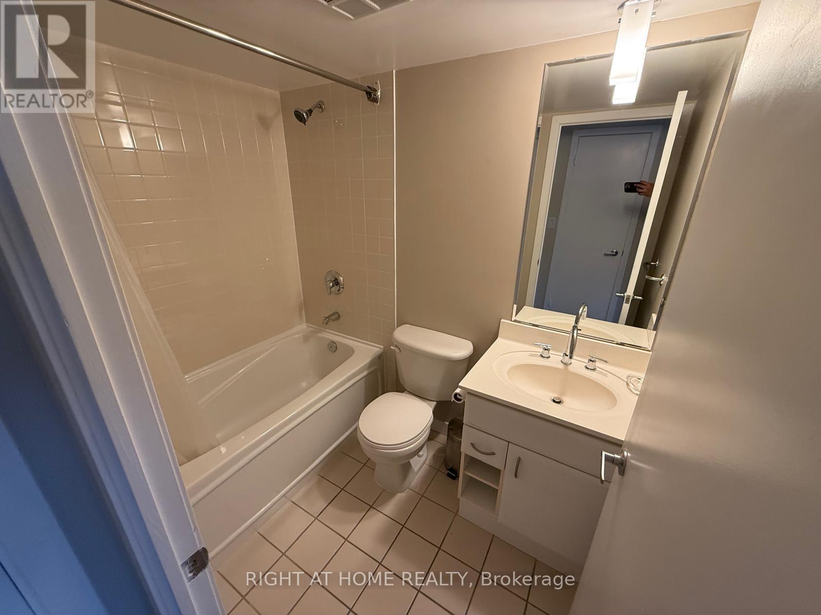 3507 - 38 Lee Centre Drive, Toronto, Ontario  M1H 3J7 - Photo 10 - E13164678
