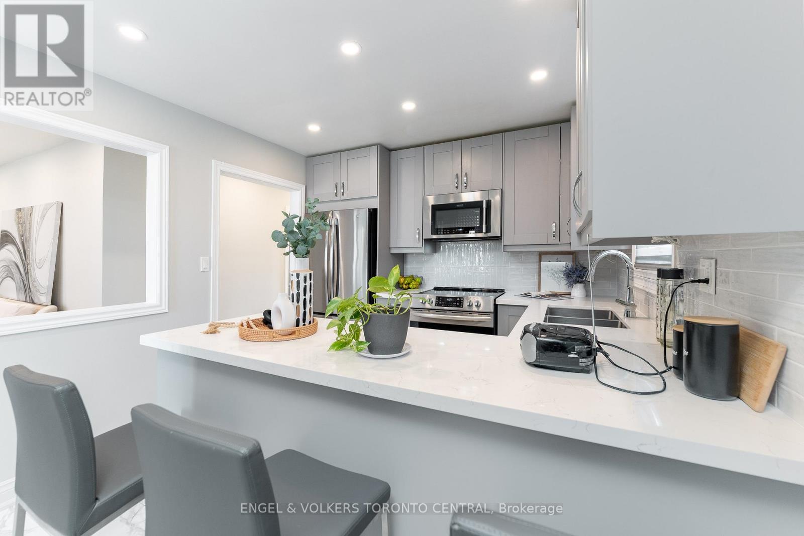 767 Phillip Murray Avenue, Oshawa, Ontario L1J 1J2 - Photo 8 - E13164902