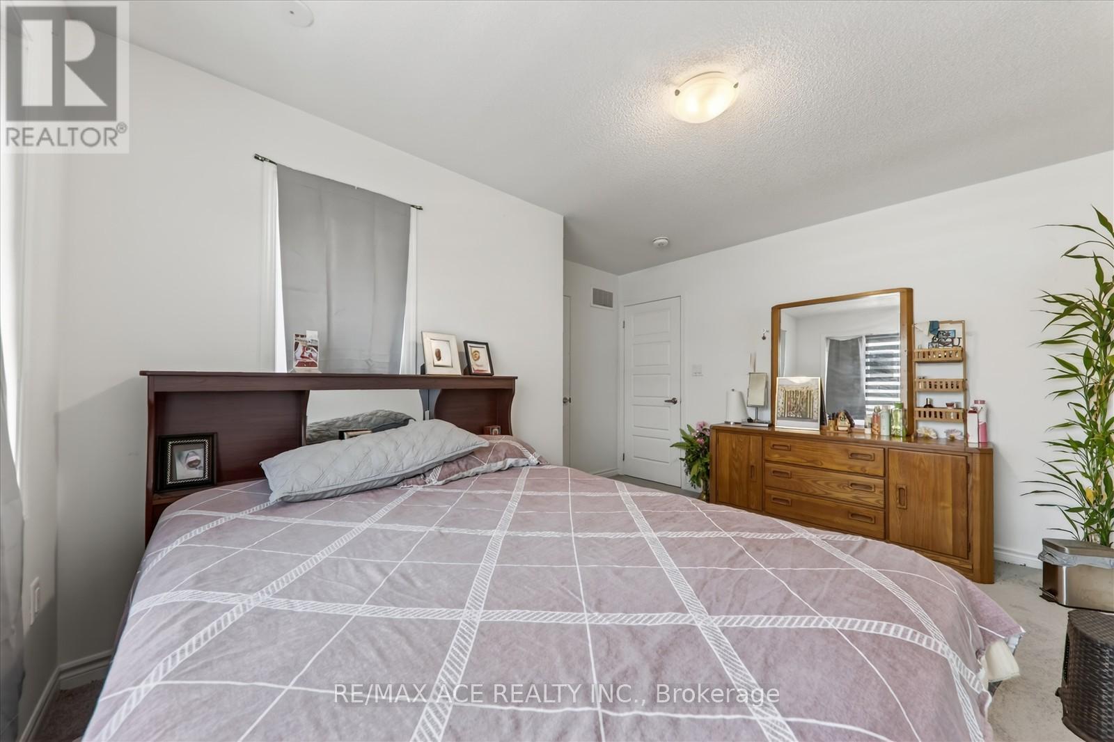 1419 Mockingbird Square, Pickering, Ontario  L1X 0N8 - Photo 19 - E13164914