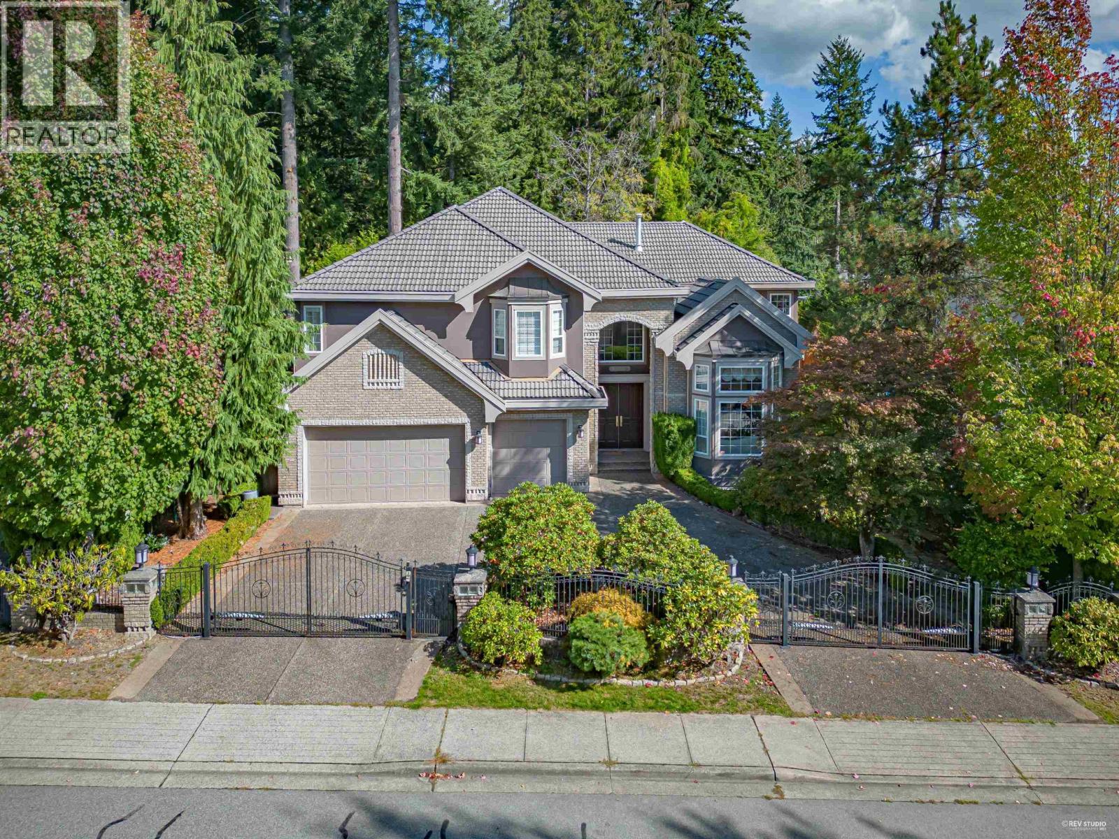 1729 Hampton Drive, Coquitlam, British Columbia  V3E 3C9 - Photo 4 - R3126953