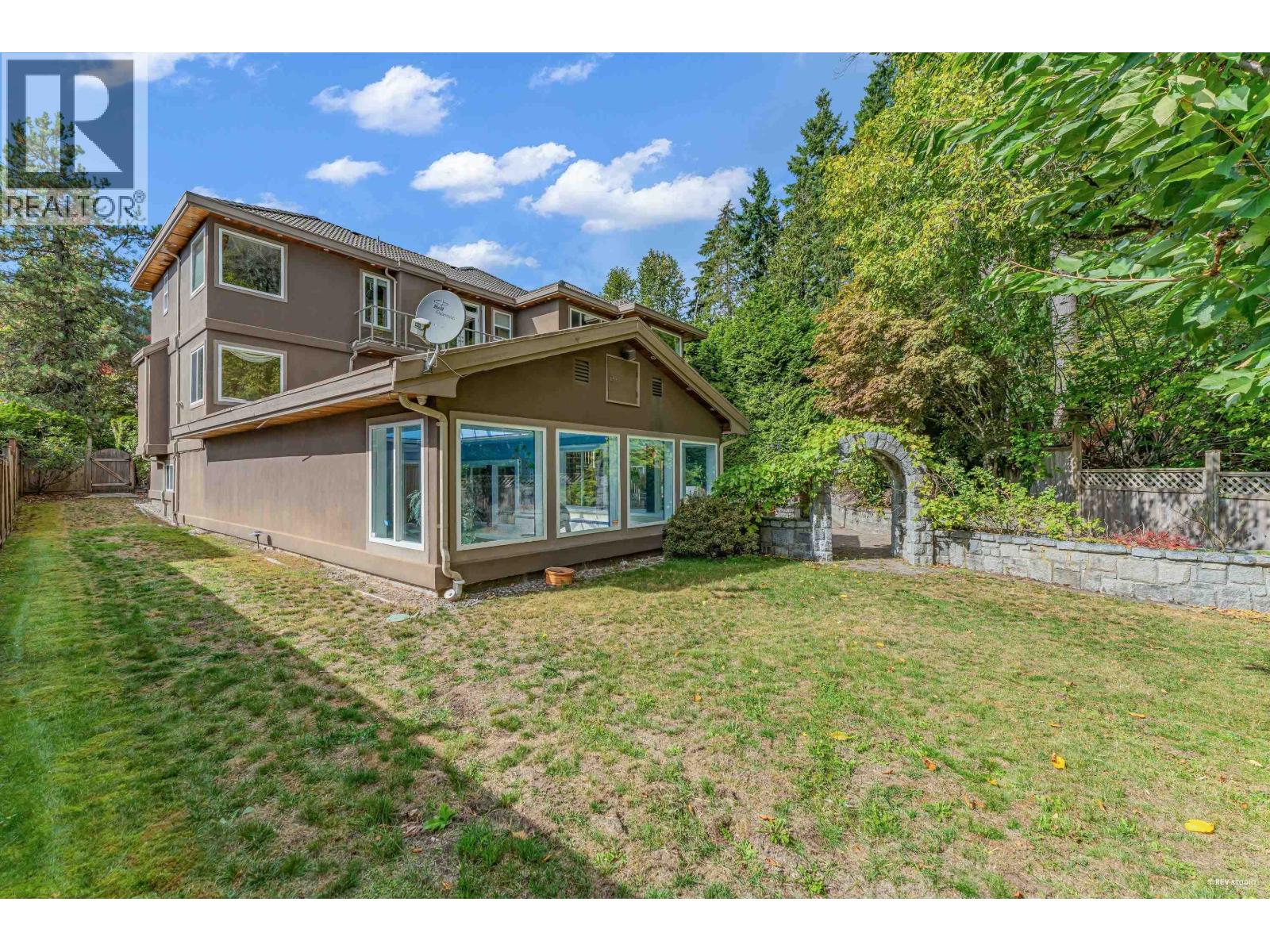 1729 Hampton Drive, Coquitlam, British Columbia  V3E 3C9 - Photo 10 - R3126953