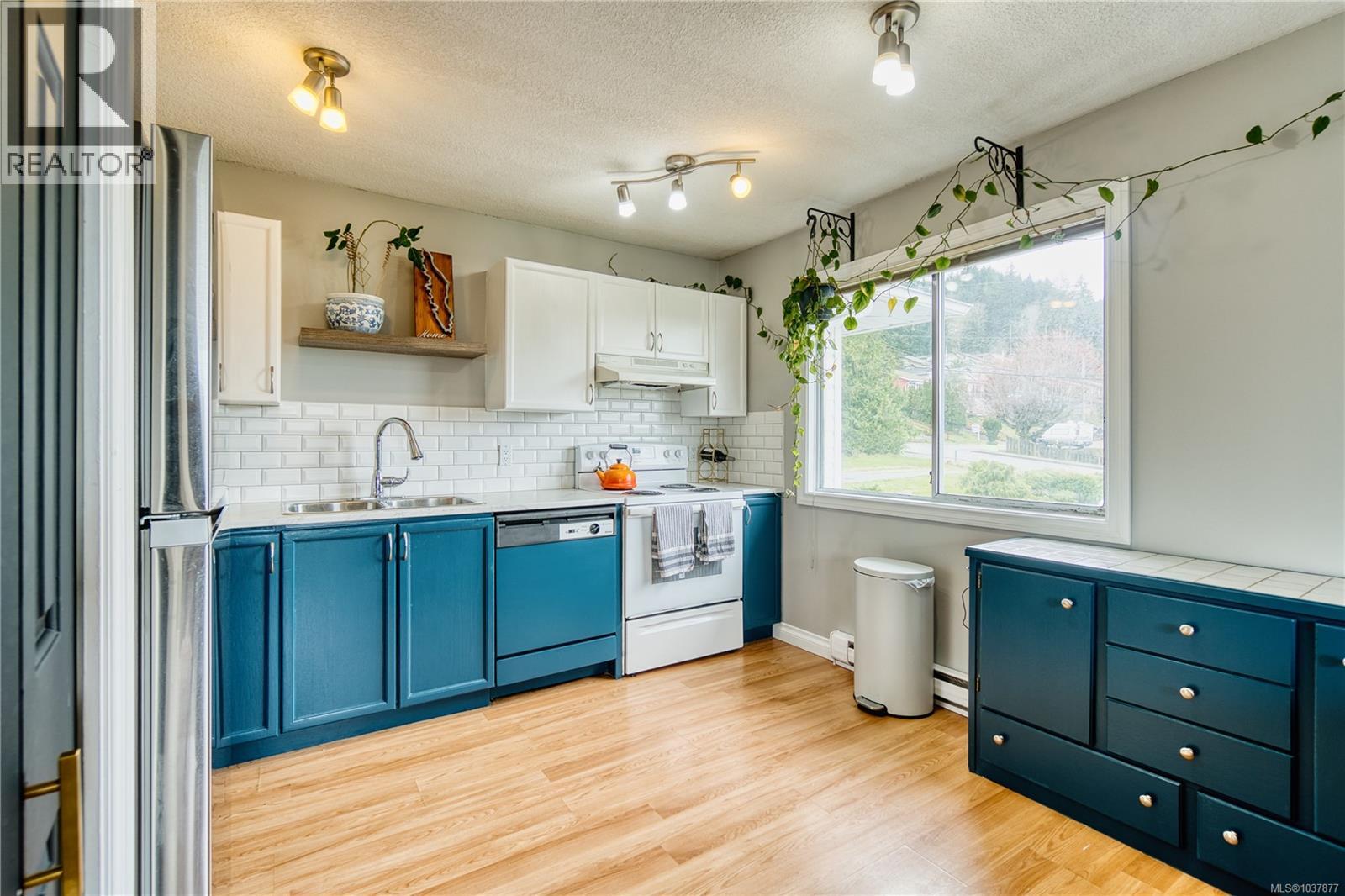 1 4801 Hammond Bay Rd, Nanaimo, British Columbia  V9T 5V7 - Photo 1 - 1037877