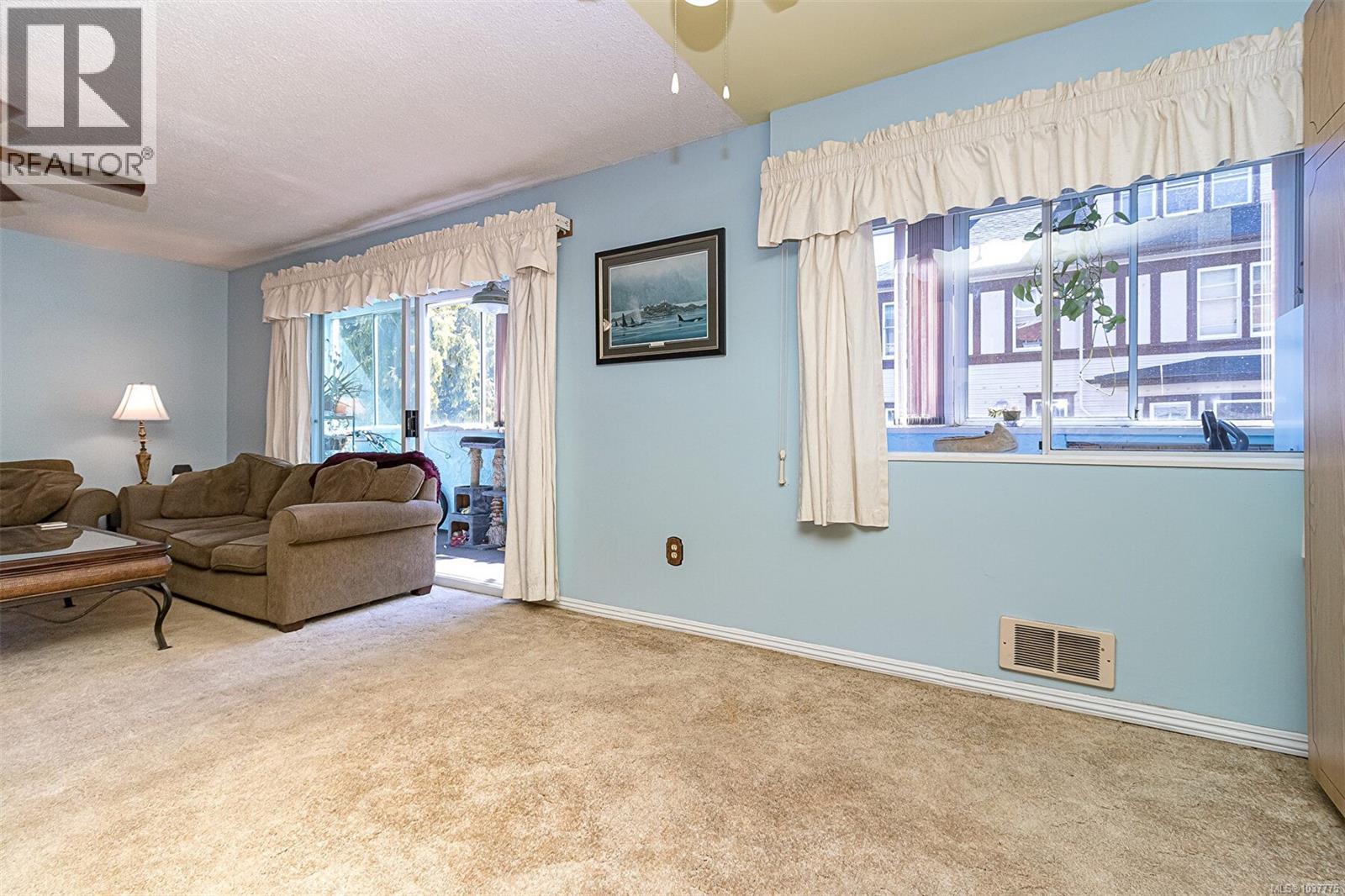204 605 Cook St, Victoria, British Columbia  V8V 3Y6 - Photo 11 - 1037775