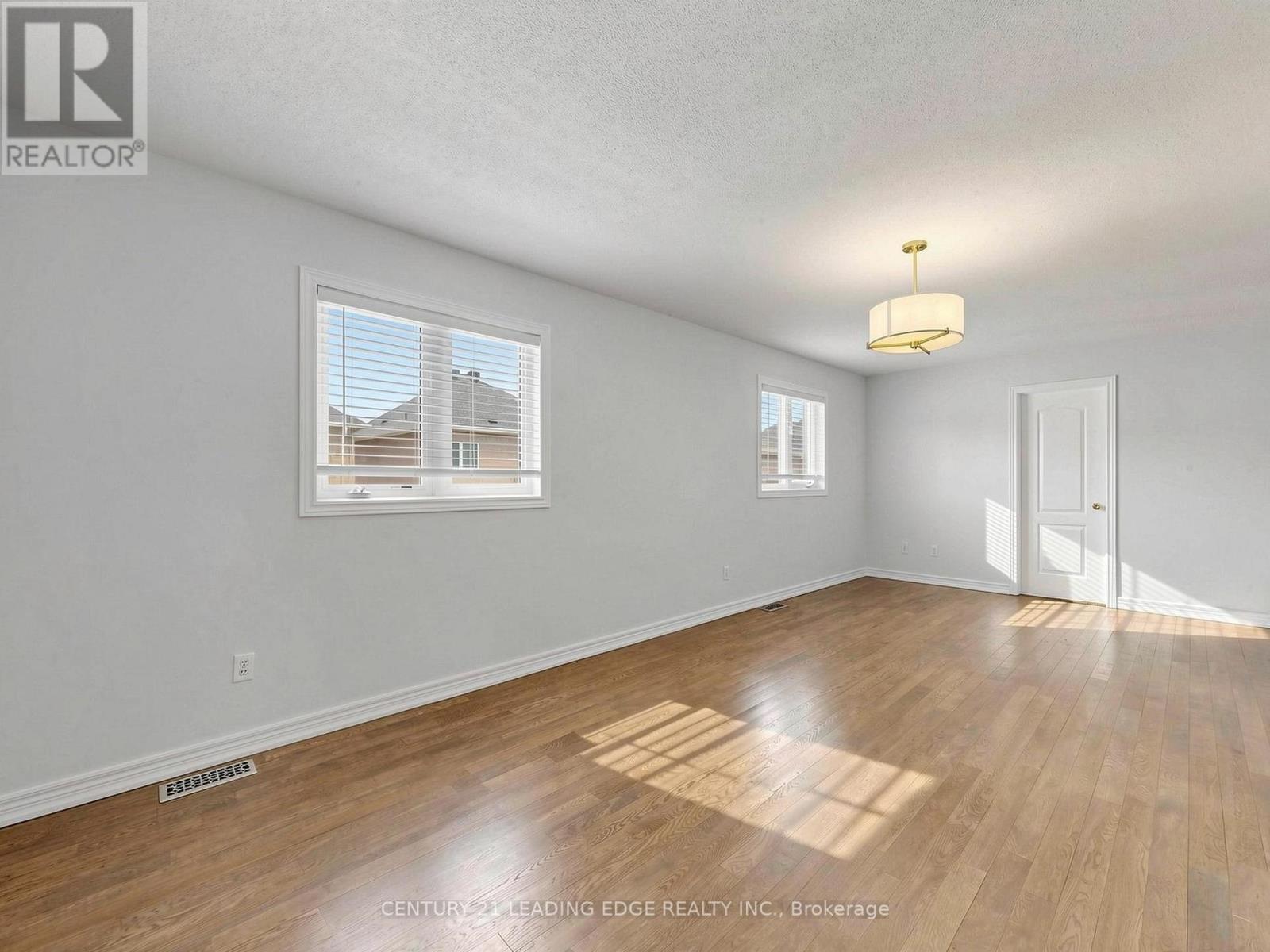 24 Saltspring Drive, Markham, Ontario  L6E 2H1 - Photo 18 - N13164850