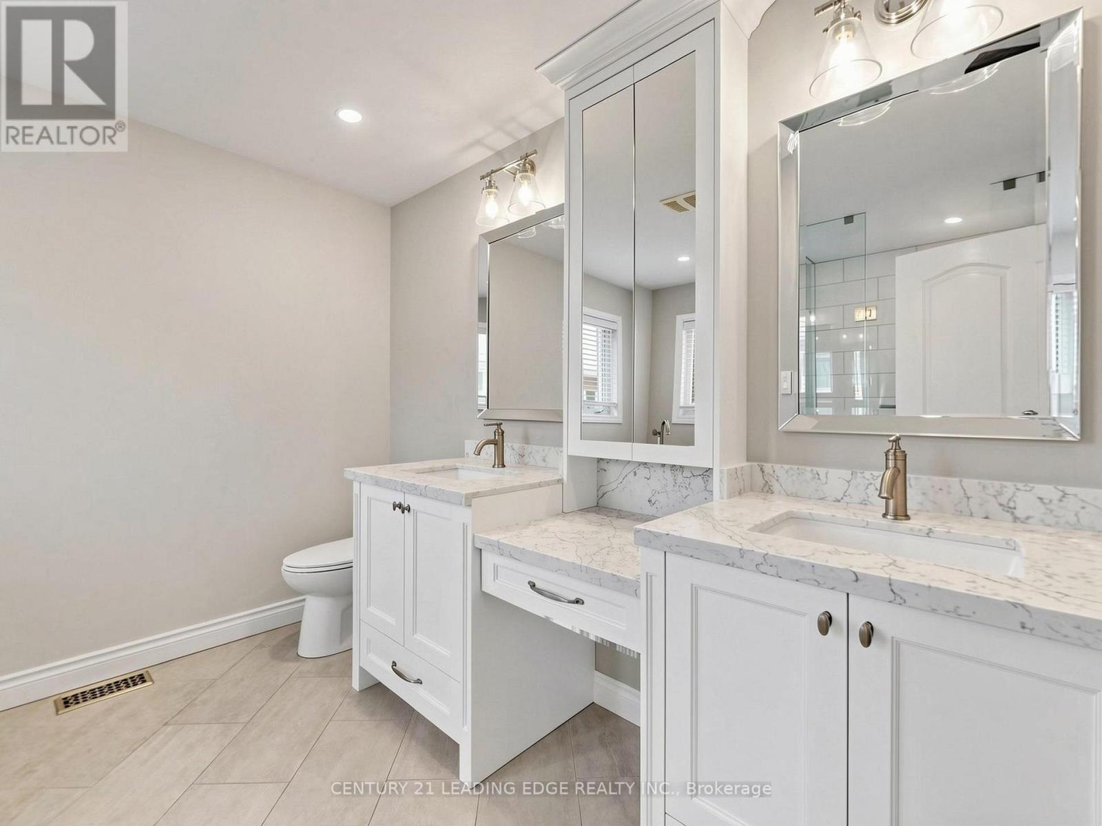 24 Saltspring Drive, Markham, Ontario  L6E 2H1 - Photo 21 - N13164850