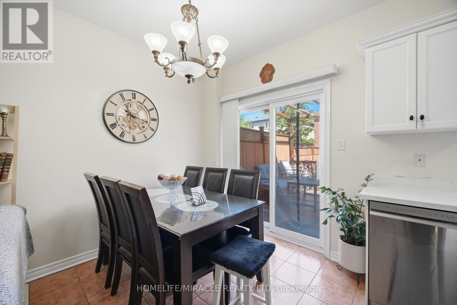 8 Nasir Crescent, Vaughan, Ontario  L6A 3B3 - Photo 12 - N13164878