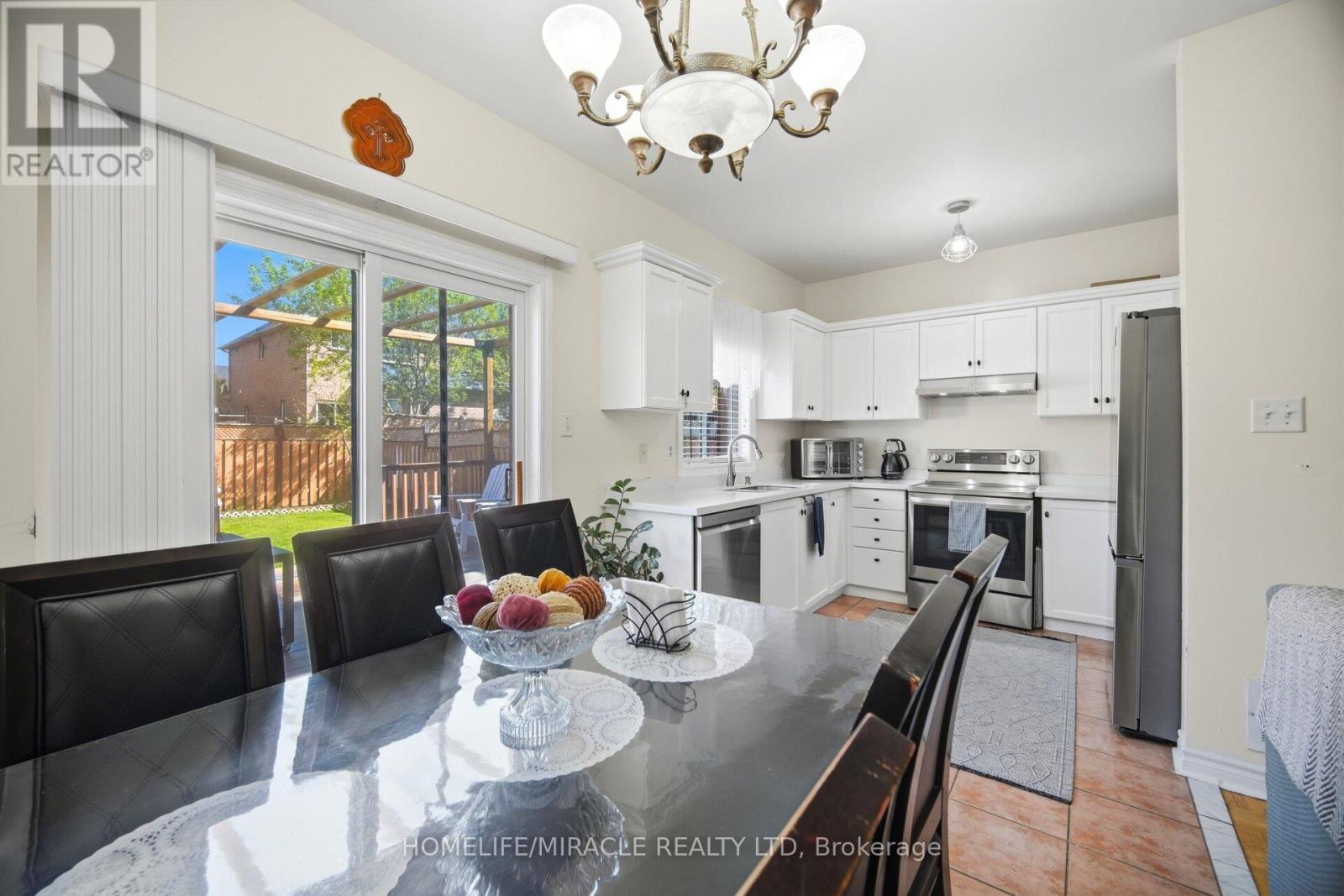 8 Nasir Crescent, Vaughan, Ontario  L6A 3B3 - Photo 14 - N13164878