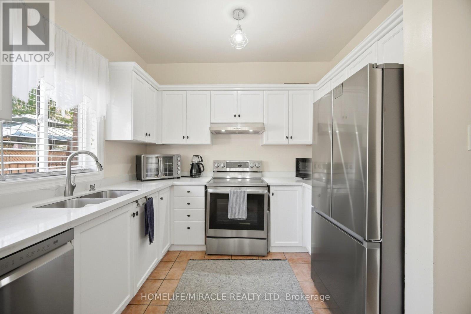 8 Nasir Crescent, Vaughan, Ontario  L6A 3B3 - Photo 16 - N13164878
