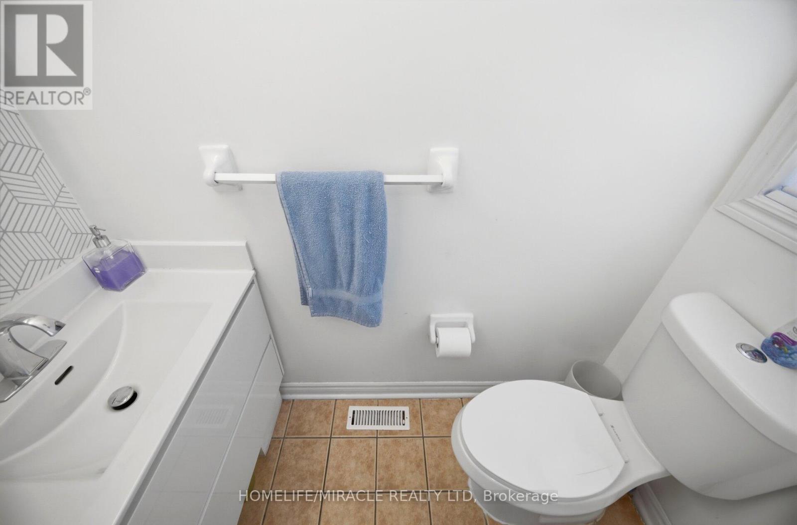 8 Nasir Crescent, Vaughan, Ontario  L6A 3B3 - Photo 19 - N13164878