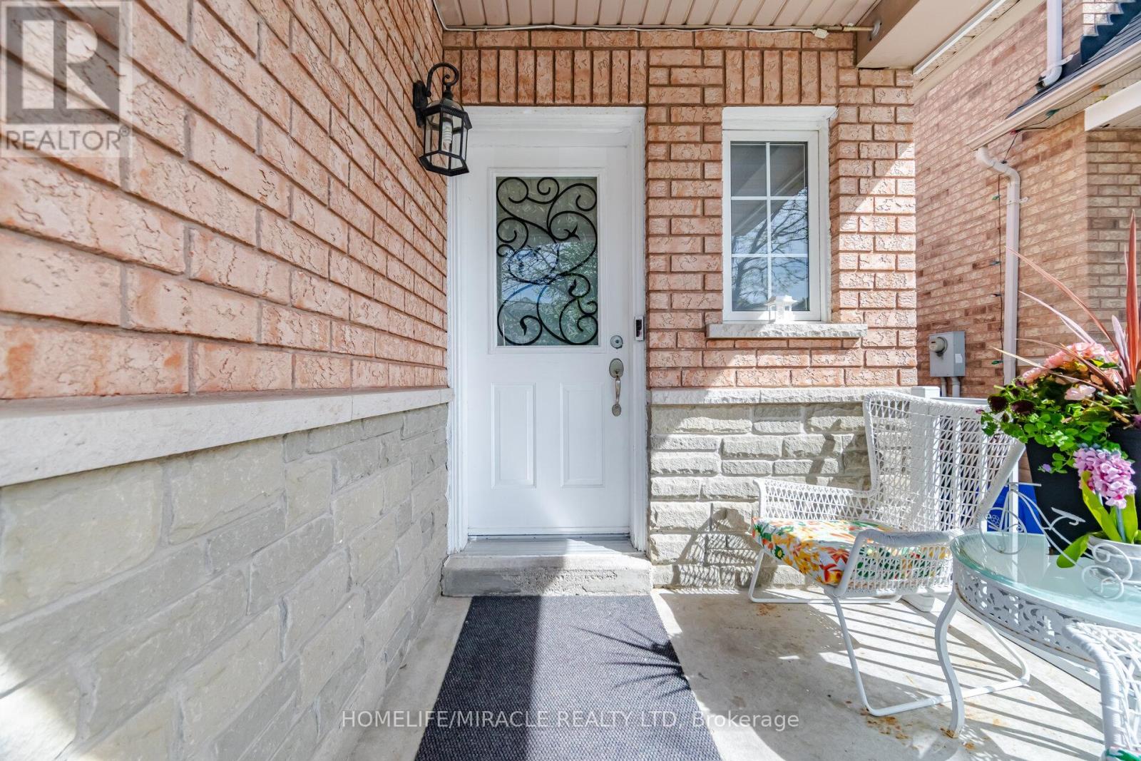8 Nasir Crescent, Vaughan, Ontario  L6A 3B3 - Photo 6 - N13164878