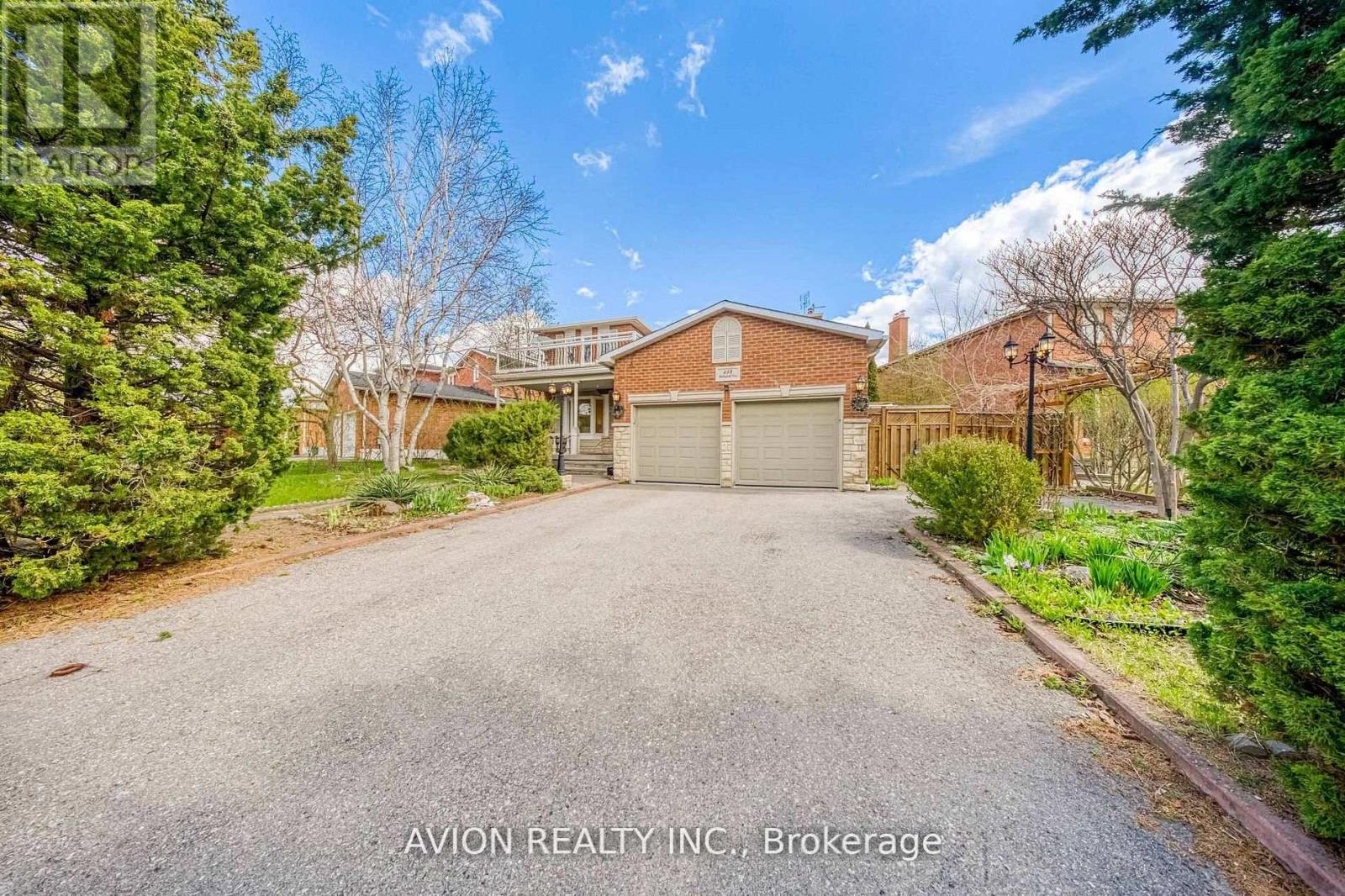 134 Butterfield Crescent, Vaughan, Ontario  L6A 1J4 - Photo 2 - N13164896