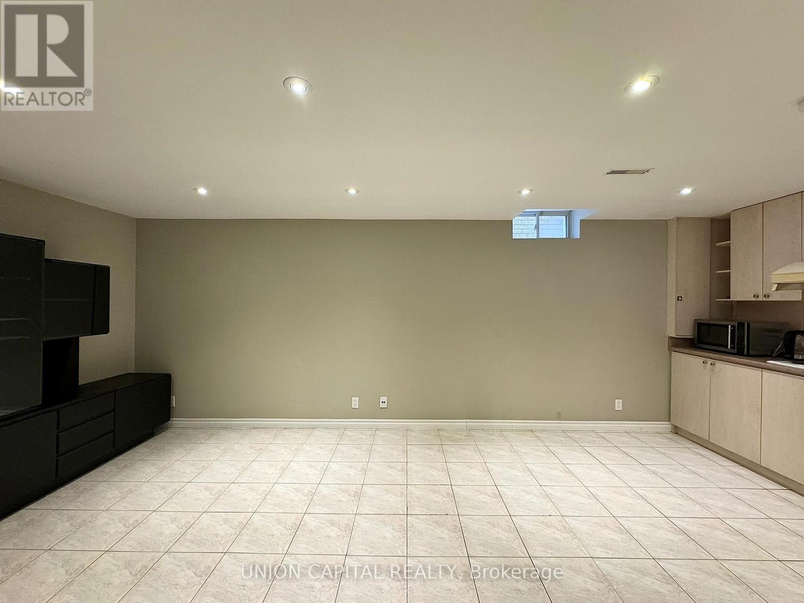 Basement - 73 Manston Crescent, Markham, Ontario  L3R 0V2 - Photo 2 - N13164924