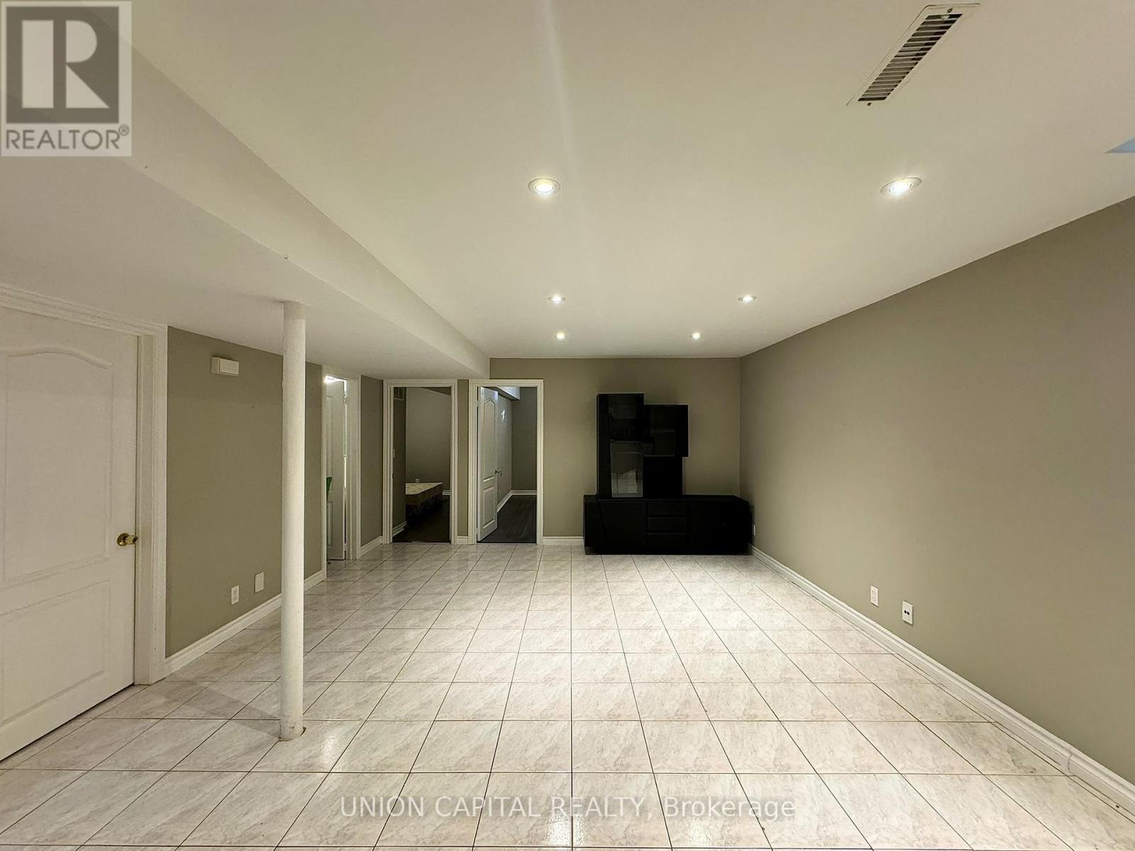 Basement - 73 Manston Crescent, Markham, Ontario  L3R 0V2 - Photo 8 - N13164924