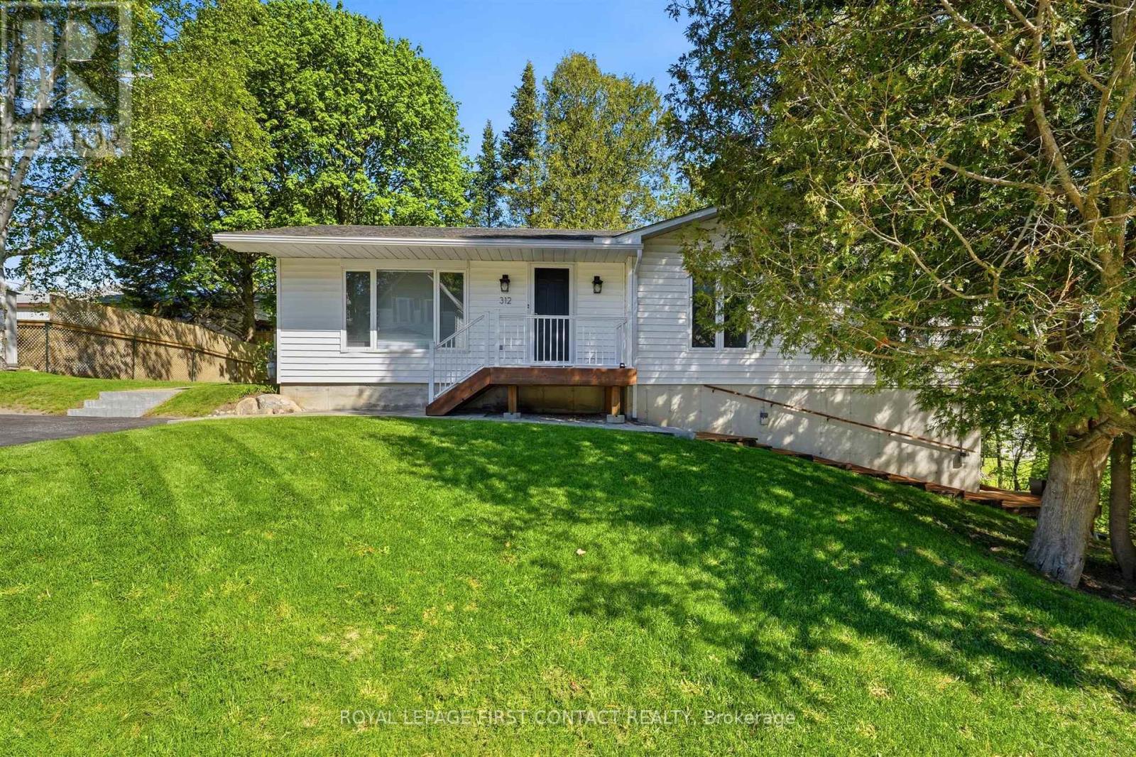 312 Barnett Avenue, Midland, Ontario  L4R 4Z8 - Photo 2 - S13164734