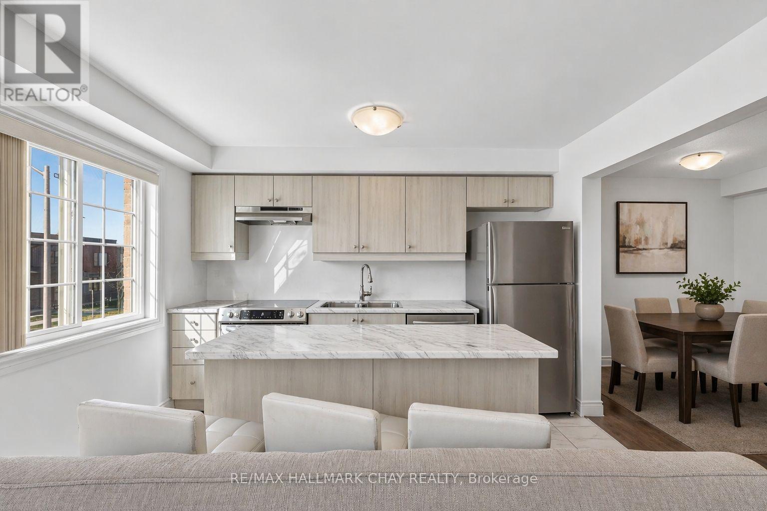 39 Kodiak Terrace, Barrie, Ontario  L9J 0J4 - Photo 6 - S13164796