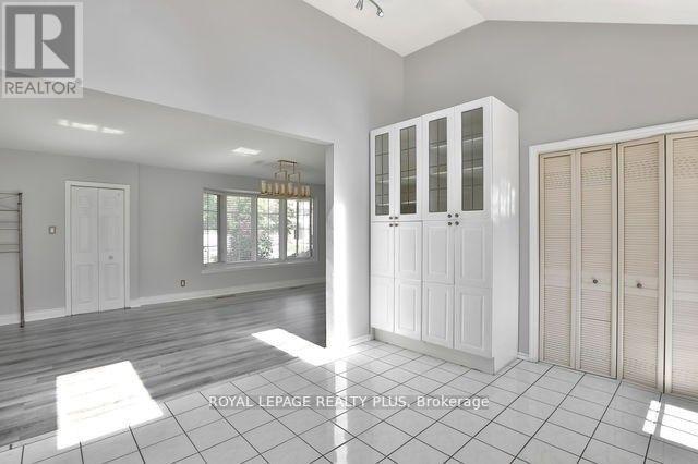 48 Birkbank Drive, Oakville (Fd Ford), Ontario  L6J 4Y9 - Photo 13 - W13164718