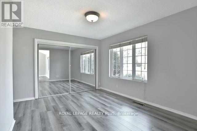 48 Birkbank Drive, Oakville (Fd Ford), Ontario  L6J 4Y9 - Photo 3 - W13164718