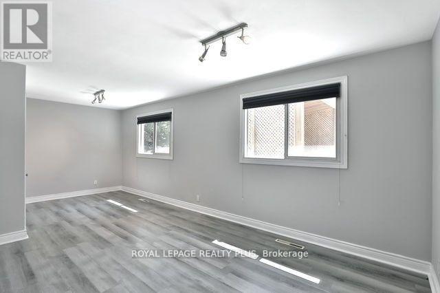 48 Birkbank Drive, Oakville (Fd Ford), Ontario  L6J 4Y9 - Photo 4 - W13164718