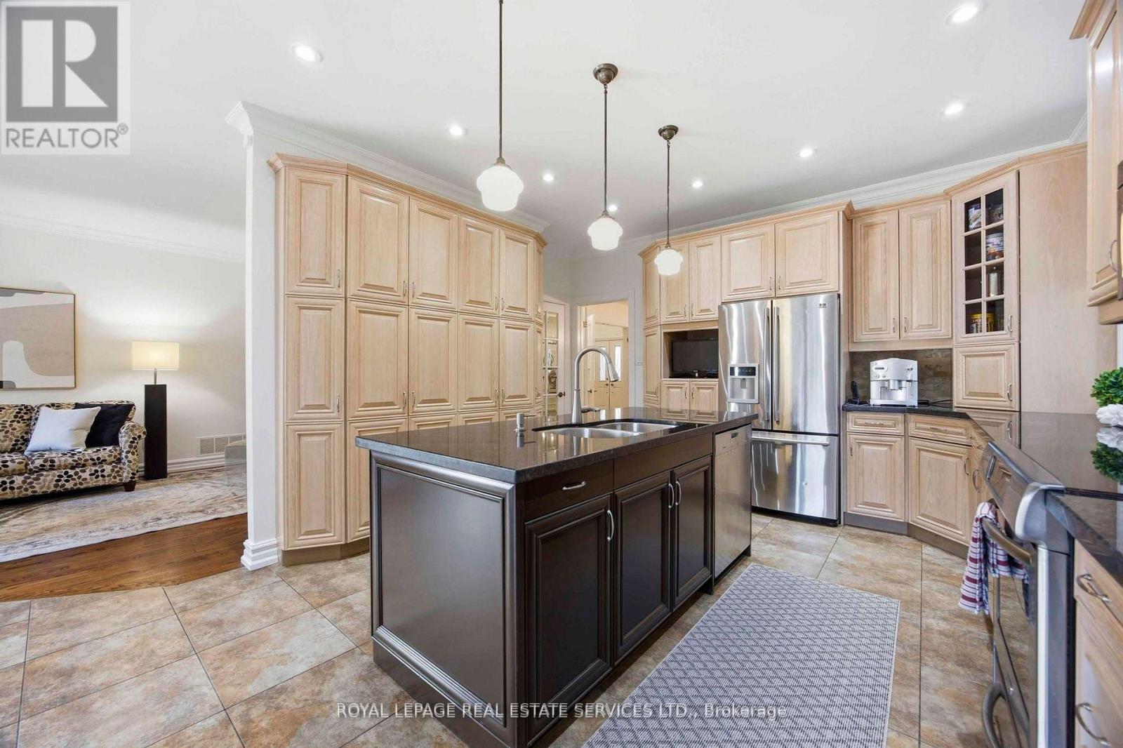 100 Rathburn Road, Toronto, Ontario  M9A 1R7 - Photo 9 - W13164742