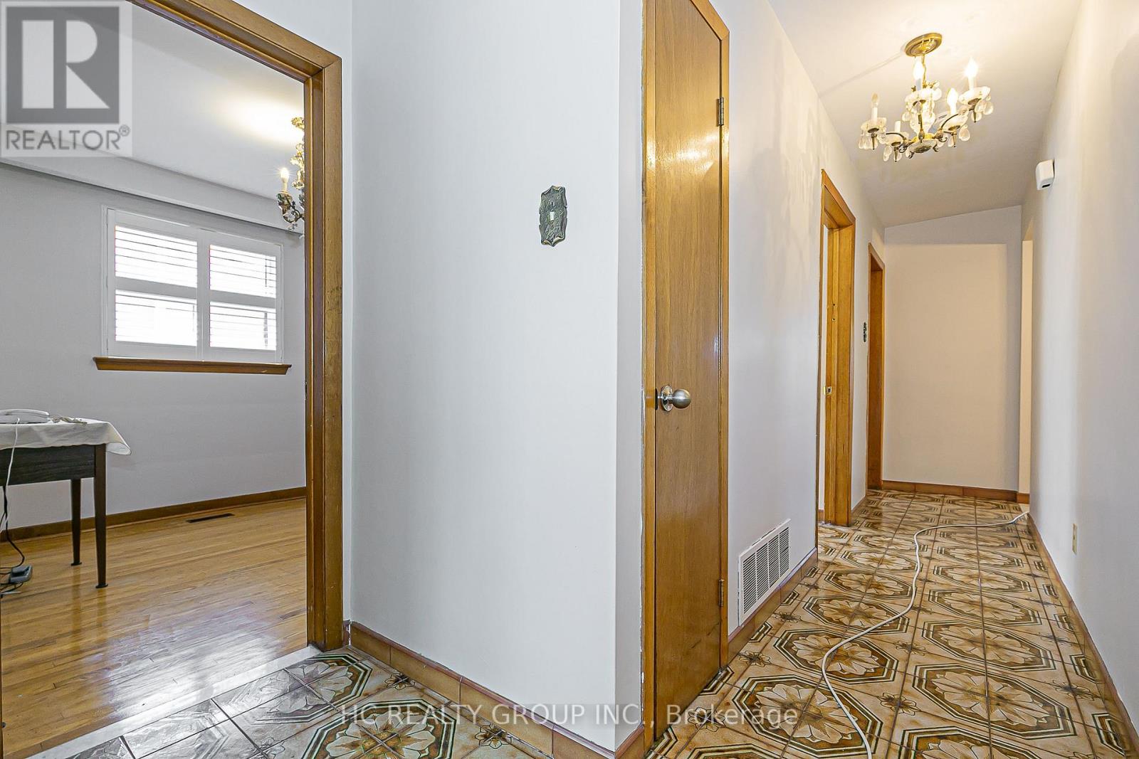 125 Shoreham Drive, Toronto, Ontario  M3N 1S8 - Photo 12 - W13164802