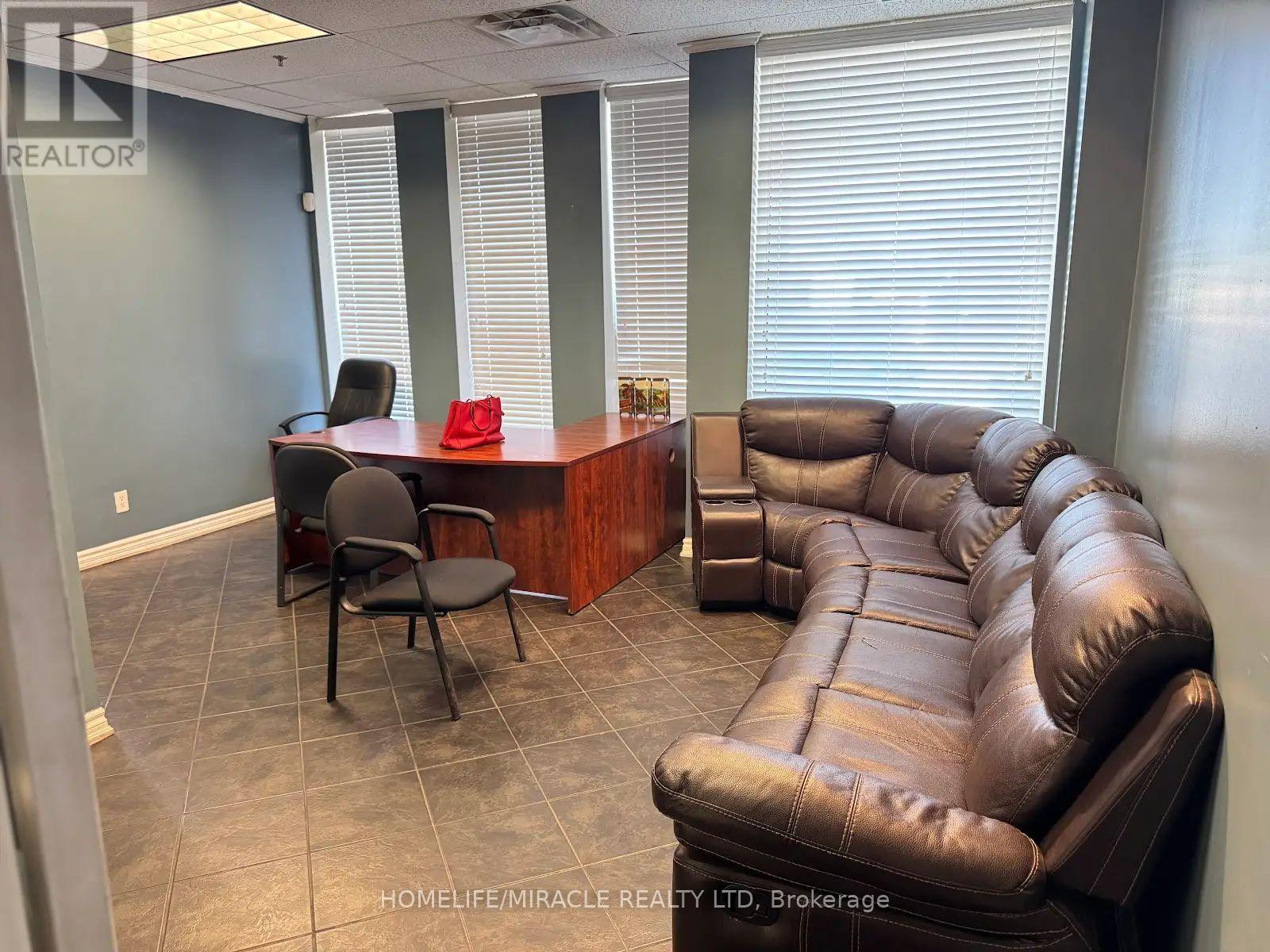 1700 Sismet Road, Mississauga, Ontario  L4W 1R4 - Photo 11 - W13164824