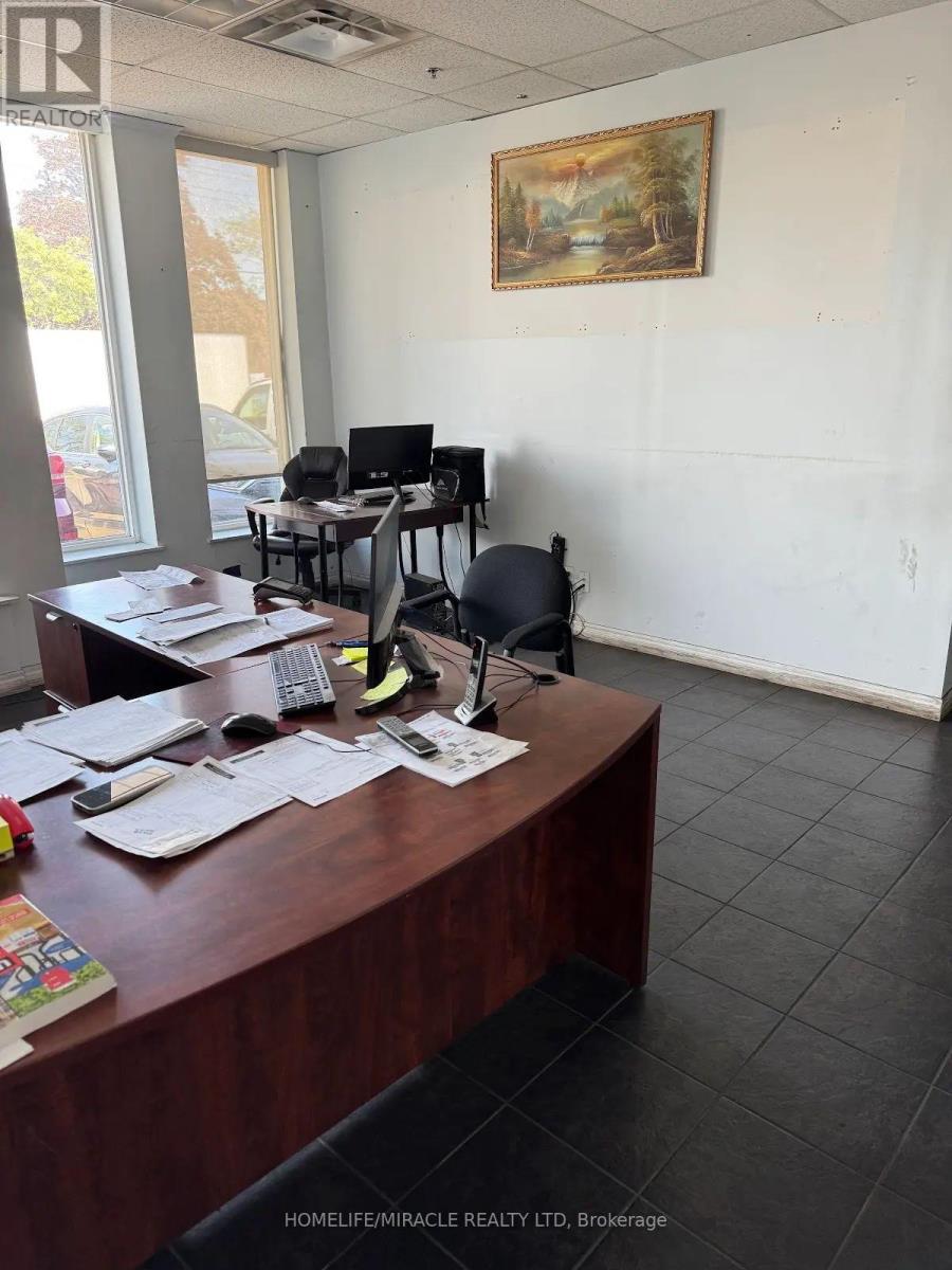 1700 Sismet Road, Mississauga, Ontario  L4W 1R4 - Photo 6 - W13164824