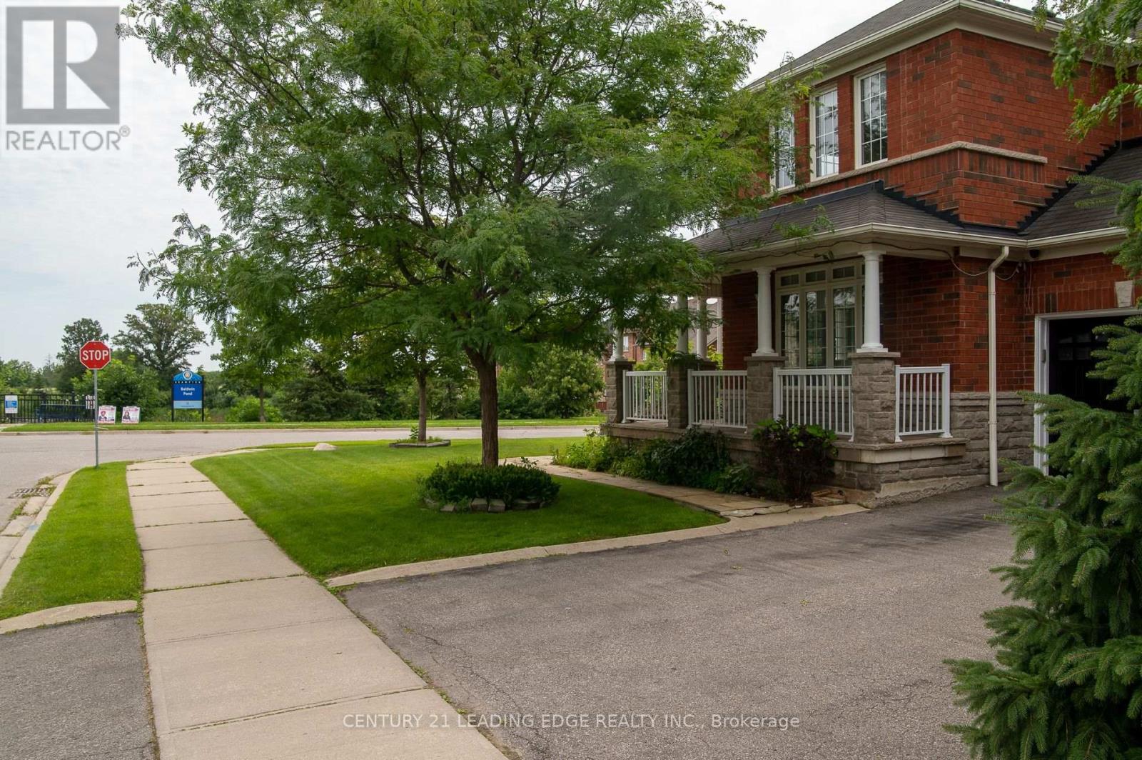 26 Huntspoint Drive, Brampton, Ontario  L6P 2E7 - Photo 10 - W13164874
