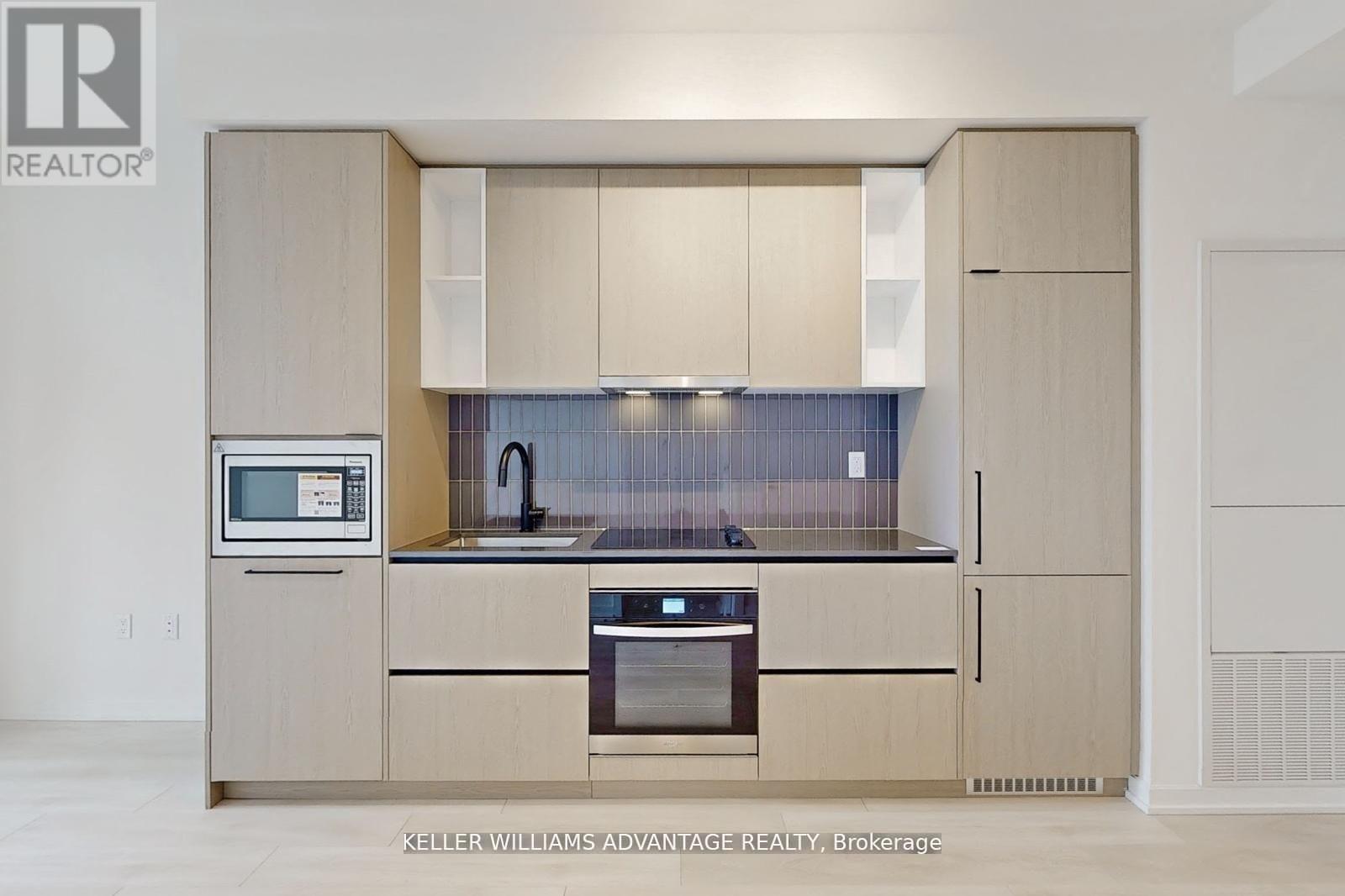 2407 - 10 Graphophone Grove, Toronto, Ontario  M6H 2A6 - Photo 11 - W13164886