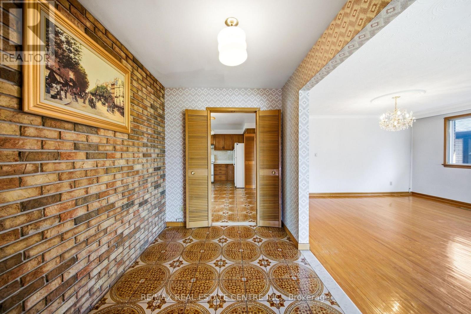 893 Hollowtree Crescent, Mississauga, Ontario  L4Y 2V3 - Photo 11 - W13164890