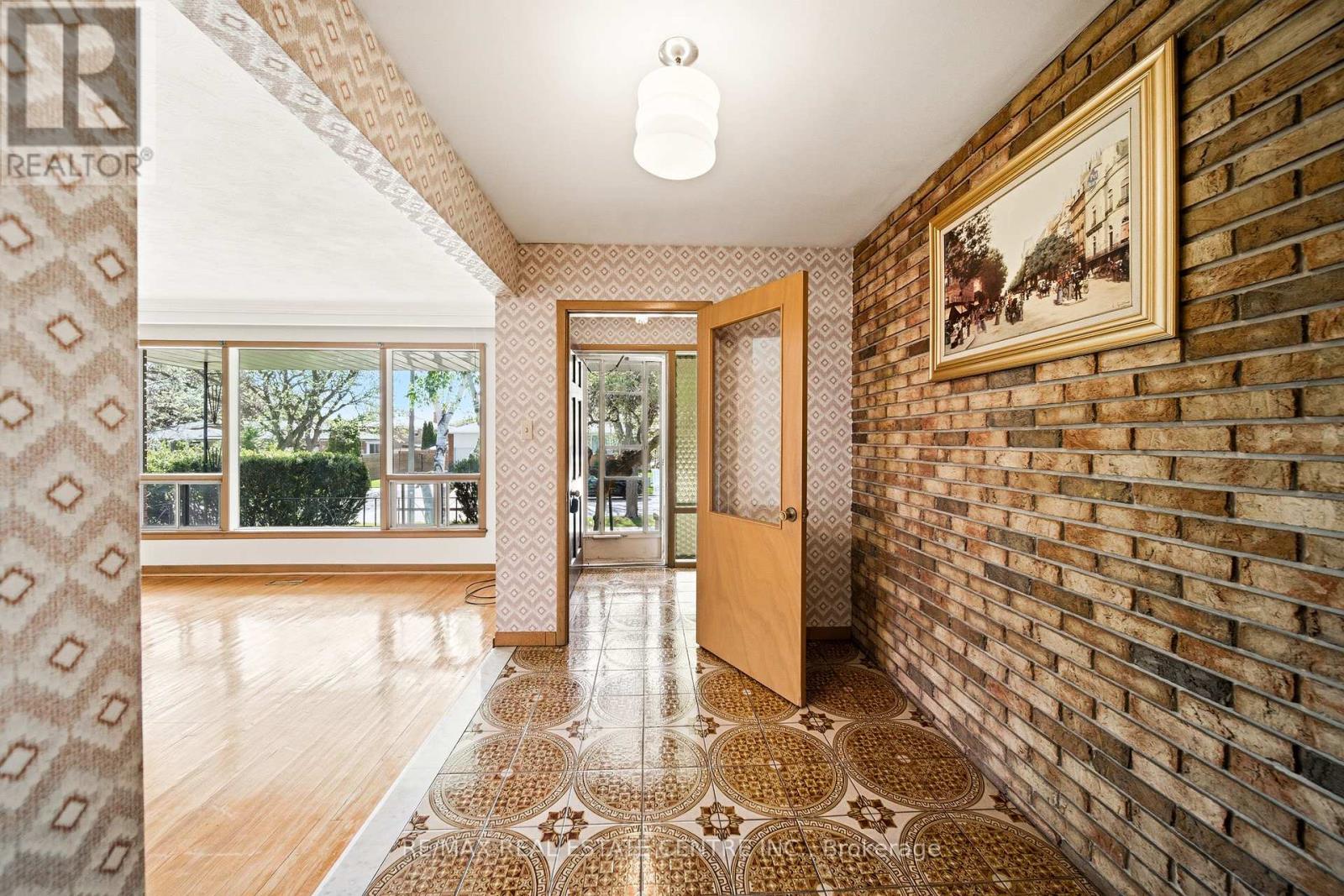 893 Hollowtree Crescent, Mississauga, Ontario  L4Y 2V3 - Photo 12 - W13164890