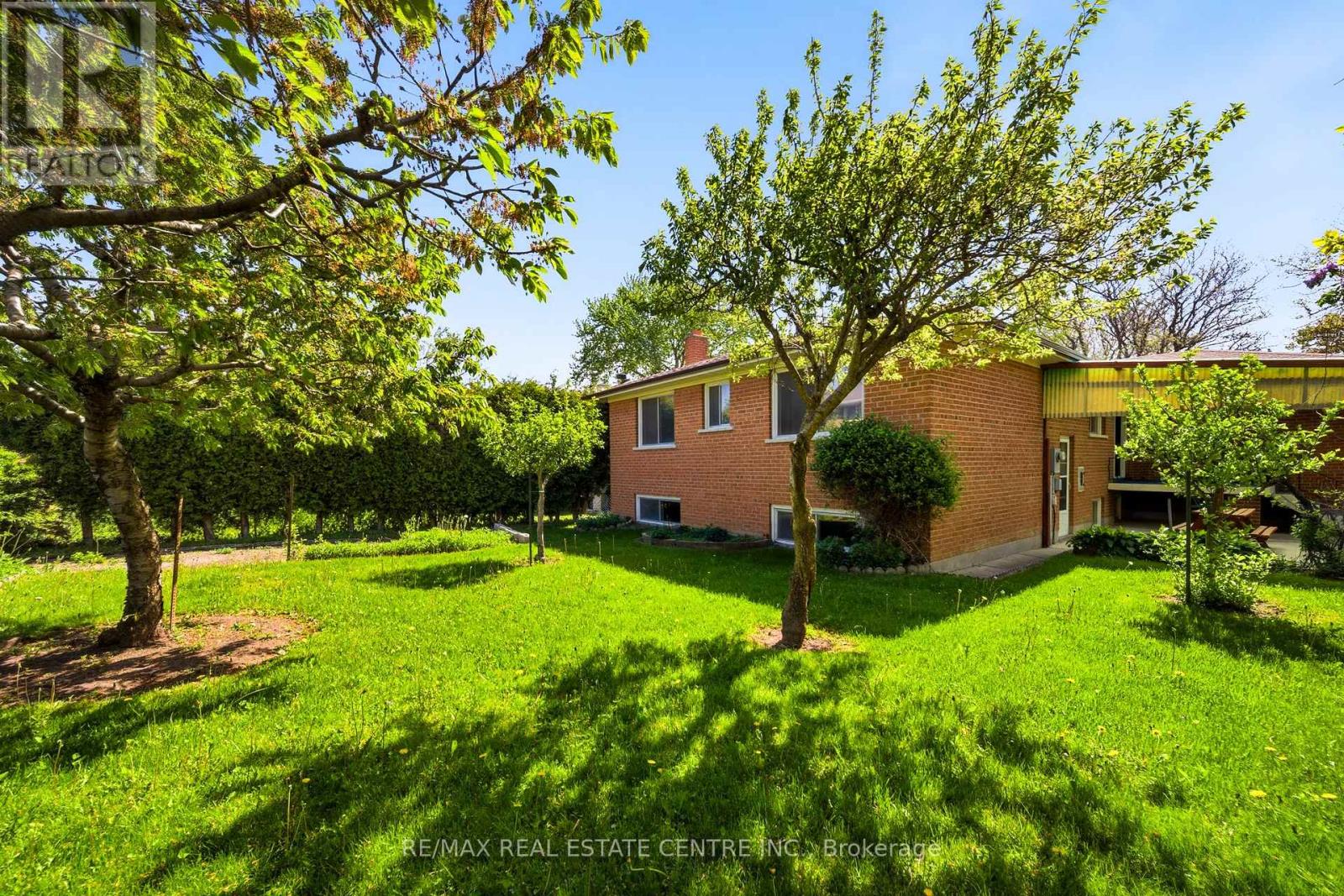 893 Hollowtree Crescent, Mississauga, Ontario  L4Y 2V3 - Photo 39 - W13164890