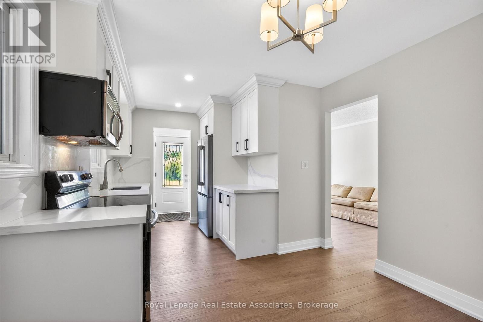 2663 Widemarr Road, Mississauga, Ontario  L5J 1M5 - Photo 8 - W13164912