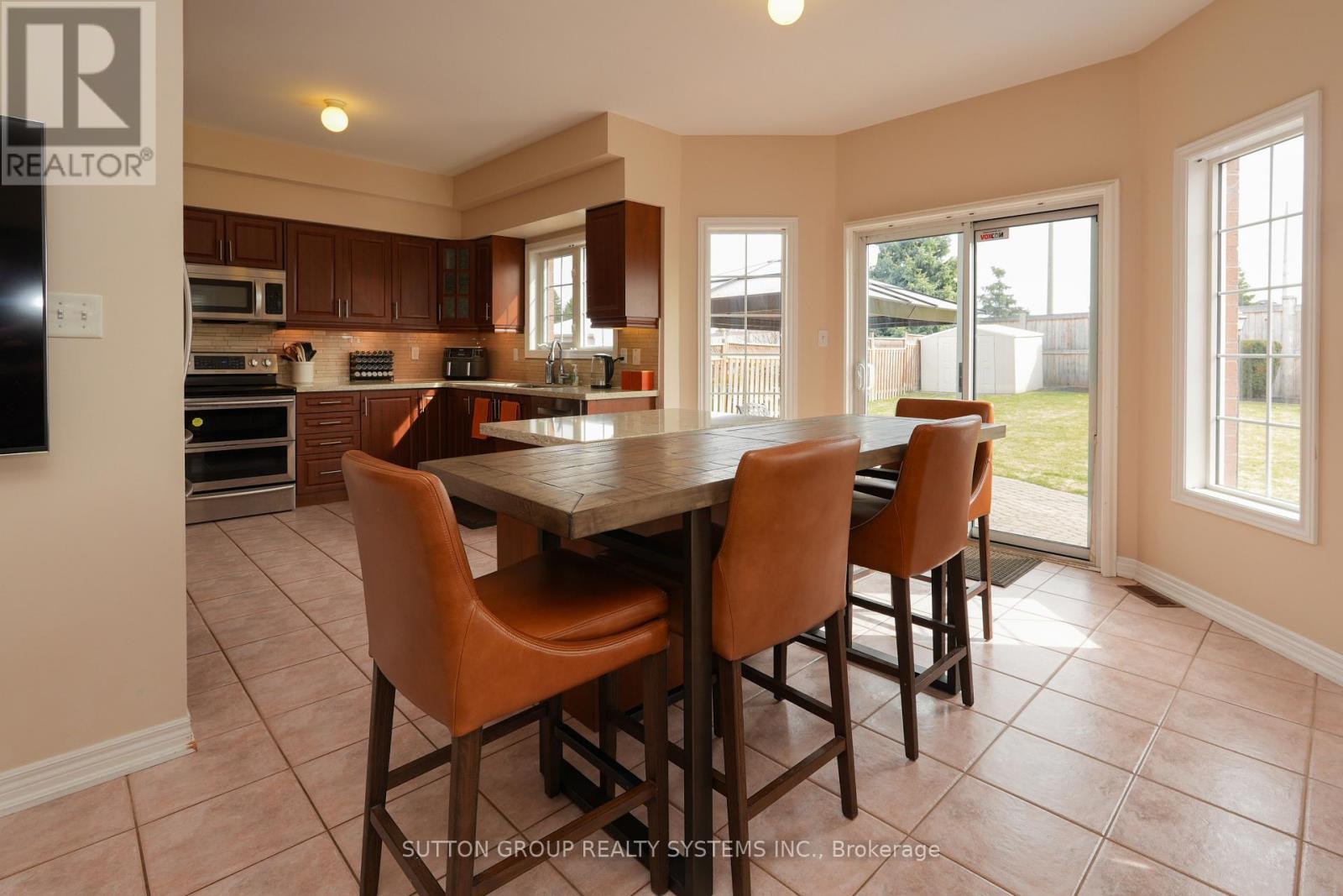 1382 Avon Drive, Mississauga, Ontario  L5N 7Z3 - Photo 12 - W13164918