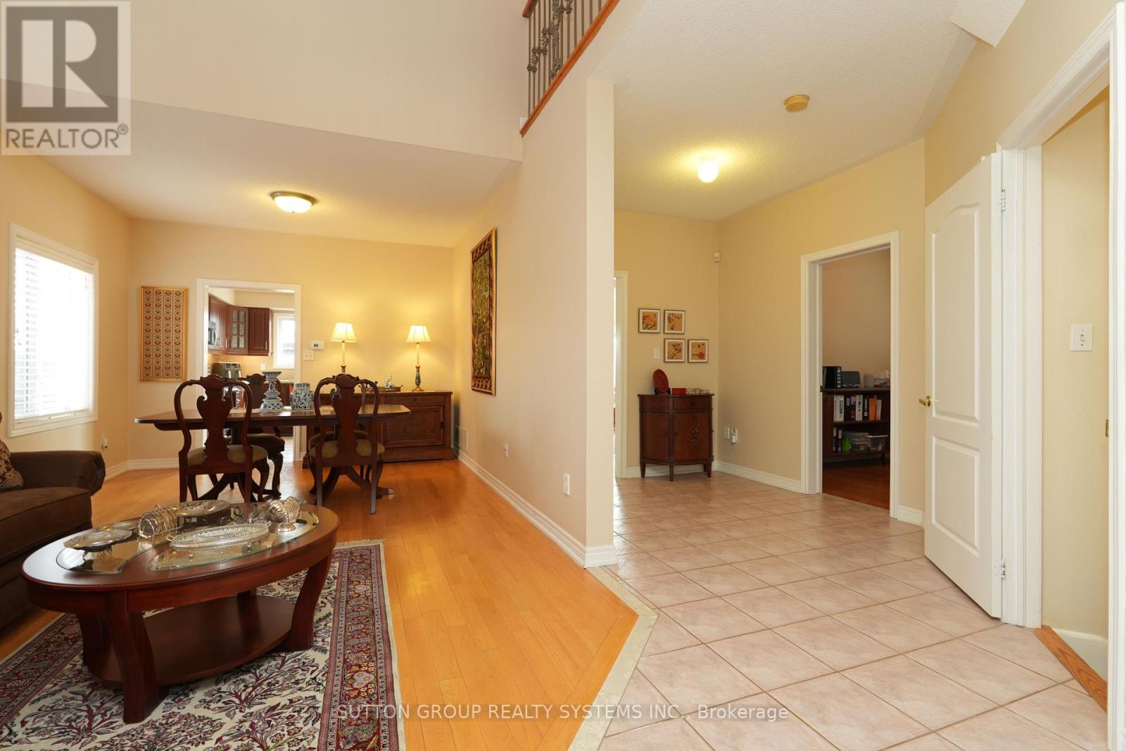 1382 Avon Drive, Mississauga, Ontario  L5N 7Z3 - Photo 8 - W13164918