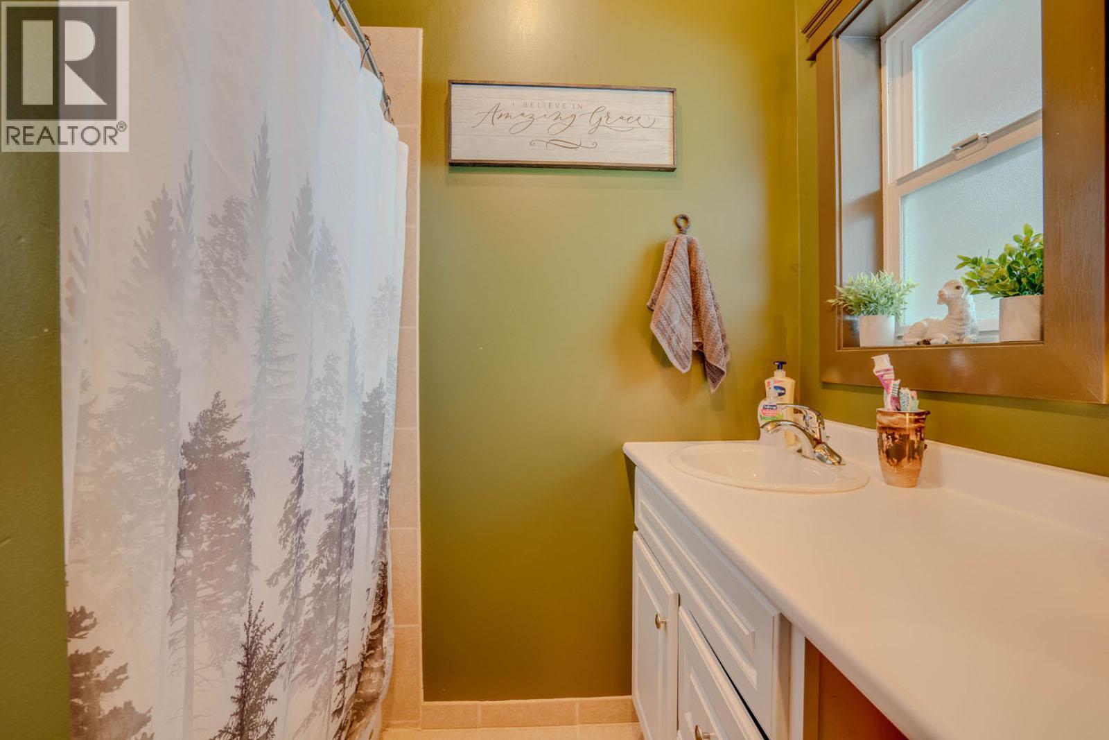 1519 Highway 6 Highway, Cherryville, British Columbia  V0E 2G1 - Photo 32 - 10371130