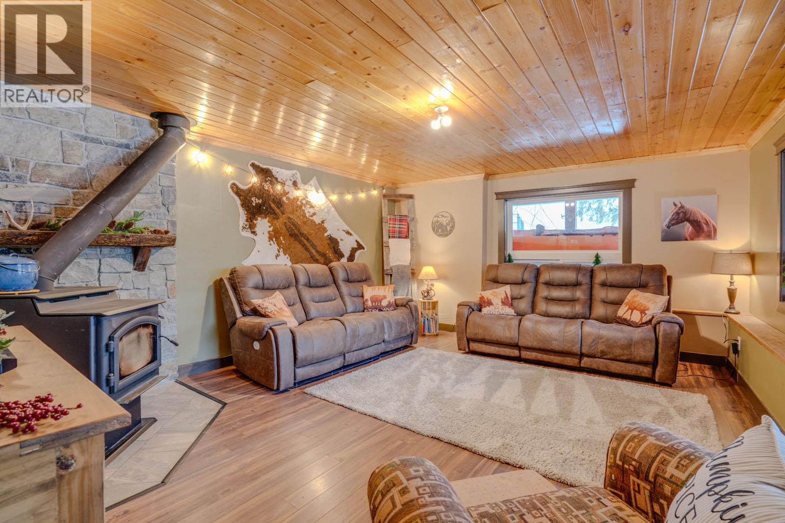1519 Highway 6 Highway, Cherryville, British Columbia  V0E 2G1 - Photo 37 - 10371130