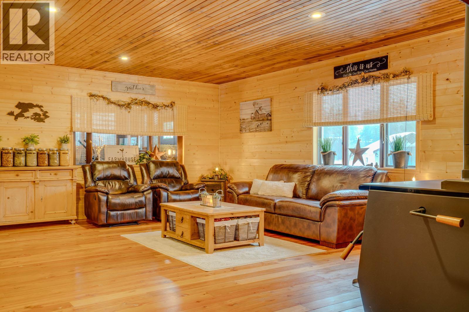 1519 Highway 6 Highway, Cherryville, British Columbia  V0E 2G1 - Photo 6 - 10371130