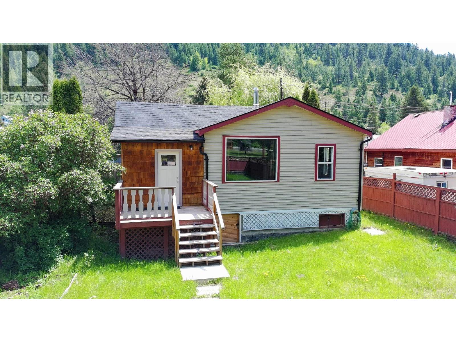 234 Copper Avenue N, Greenwood, British Columbia  V0H 1J0 - Photo 1 - 10374446